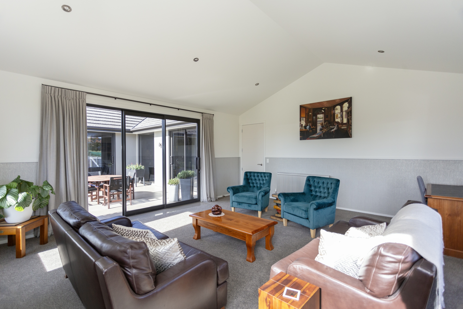 33D Charles Street, WESTON