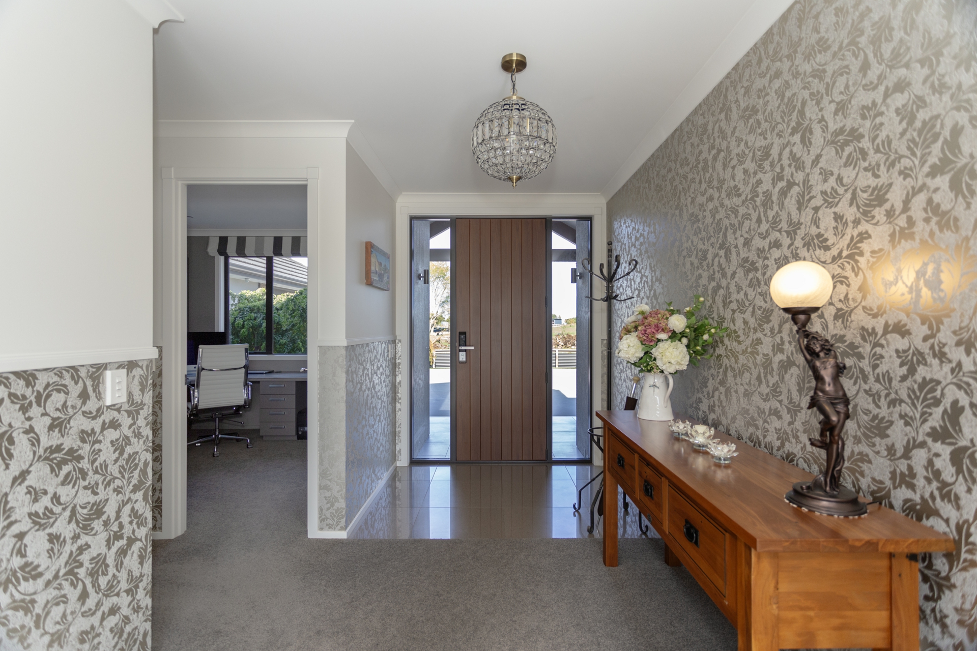 33D Charles Street, WESTON