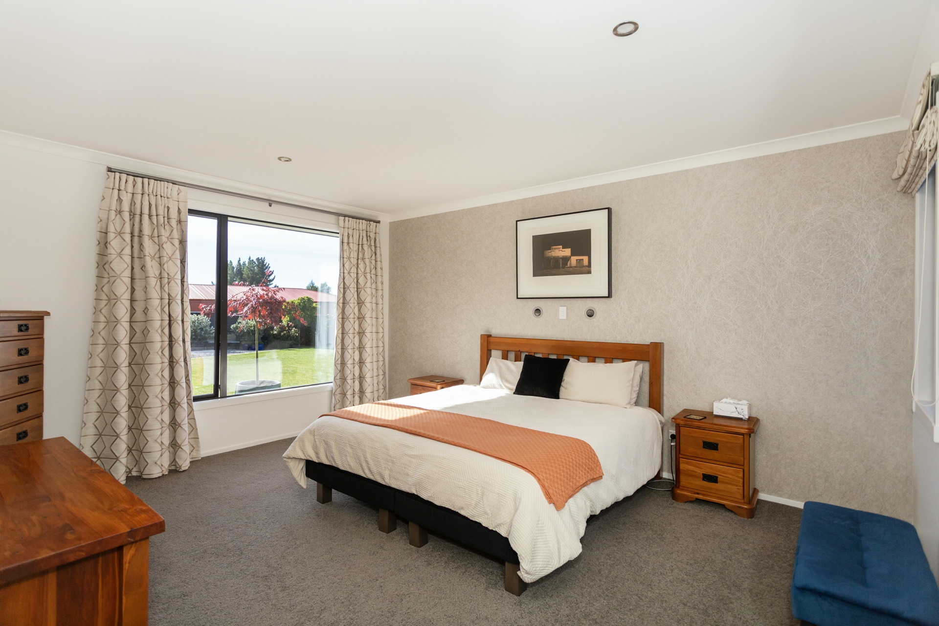 33D Charles Street, WESTON