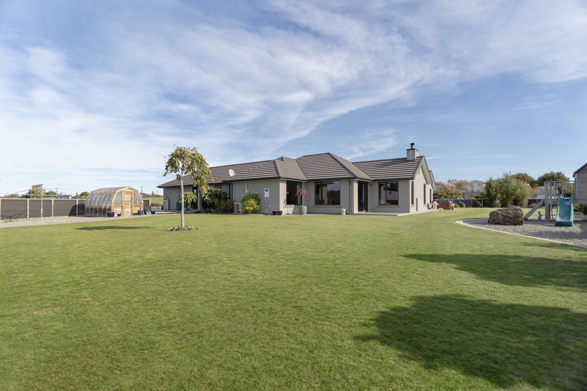 33D Charles Street, WESTON