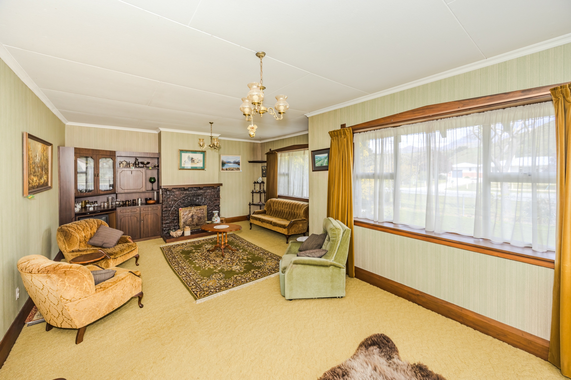 10 Bowen Street, KUROW