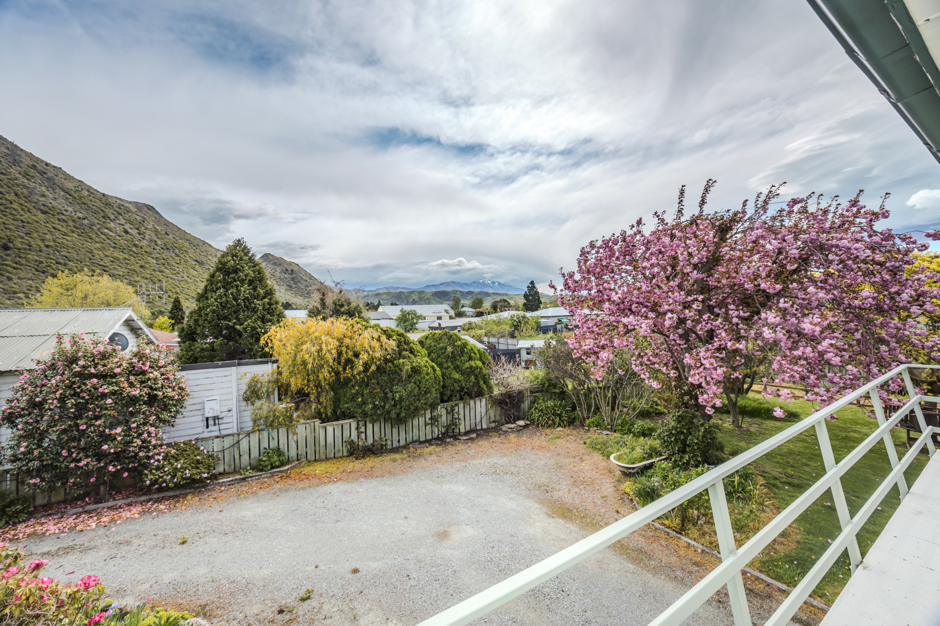 10 Bowen Street, KUROW