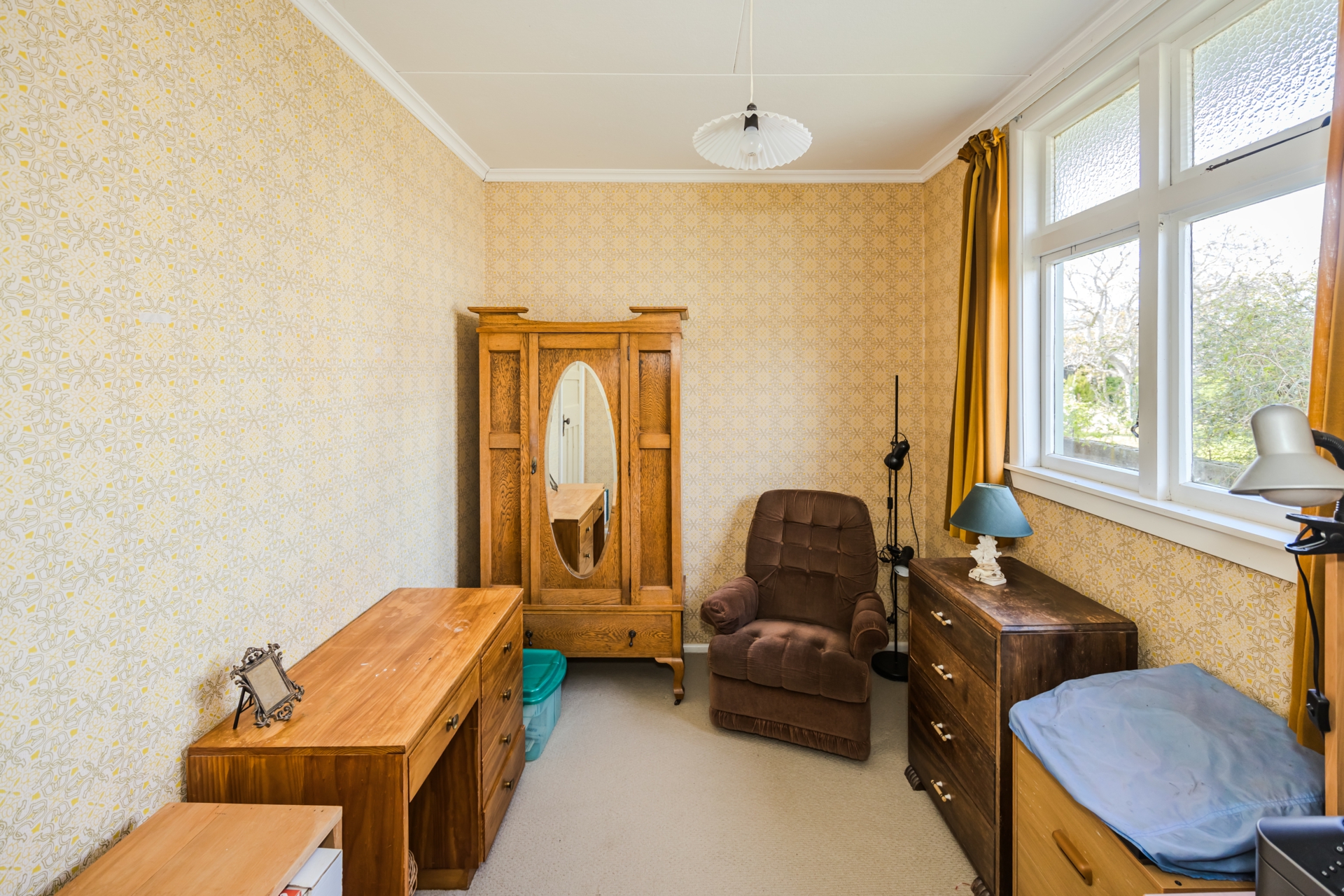 10 Bowen Street, KUROW