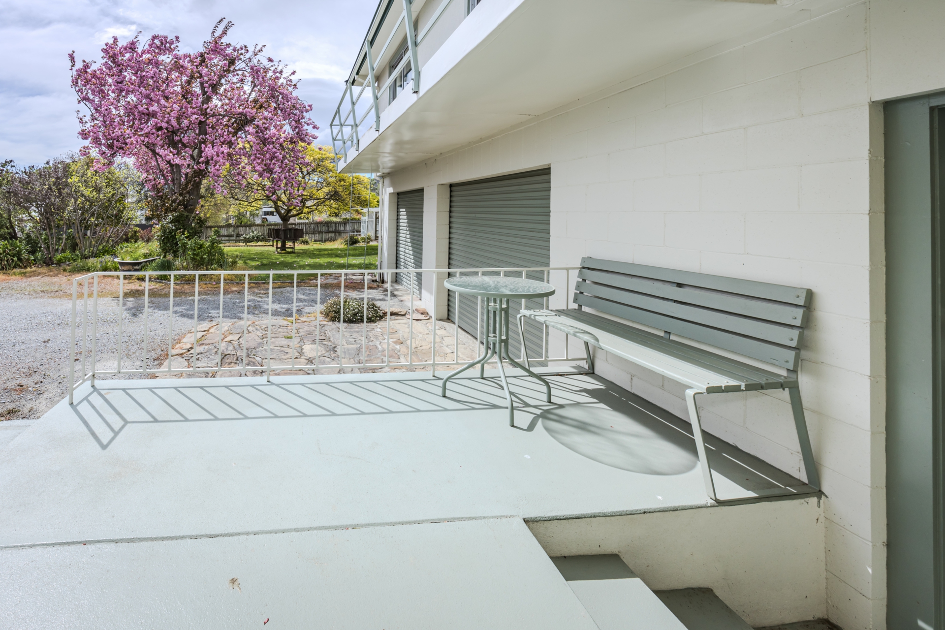 10 Bowen Street, KUROW
