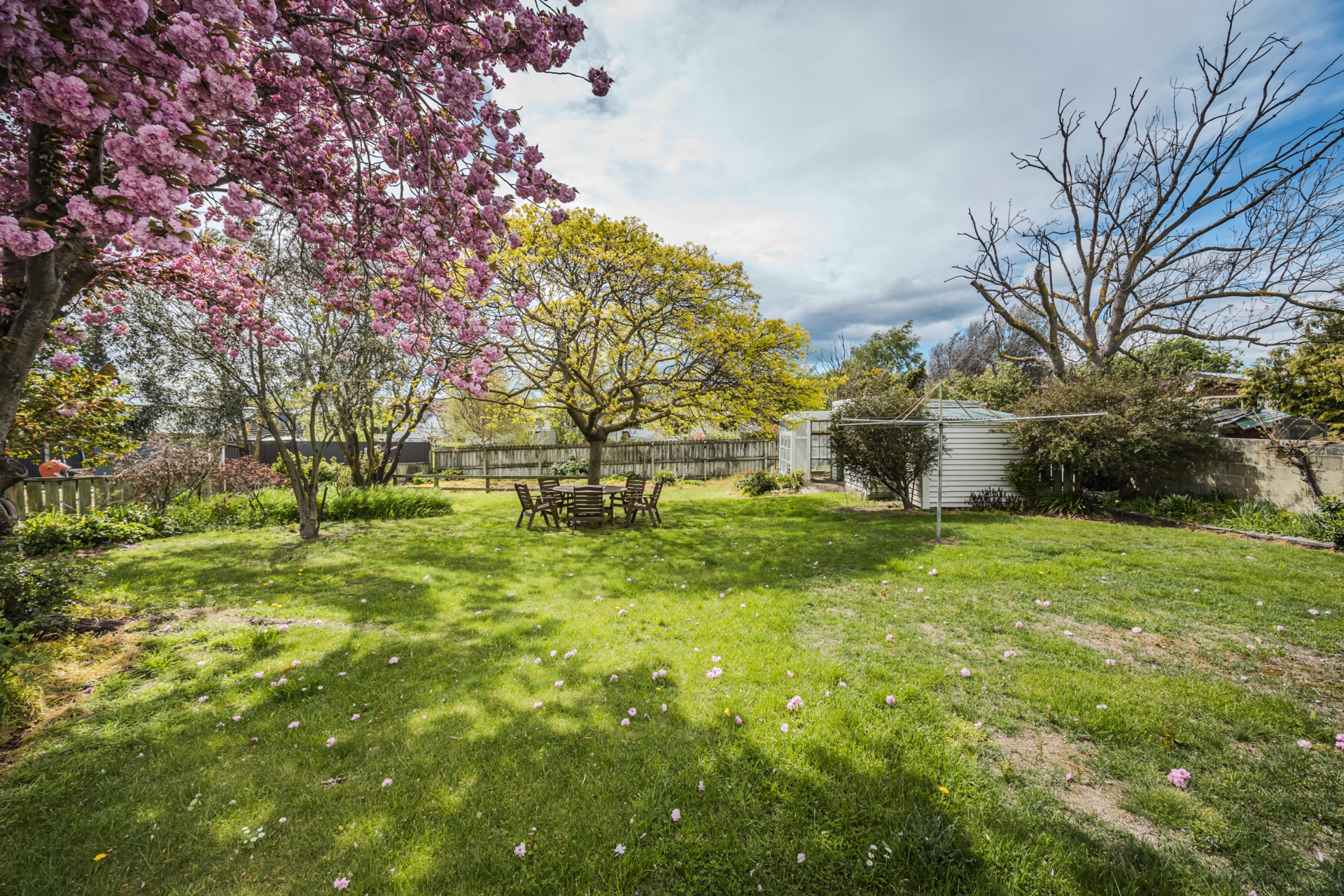 10 Bowen Street, KUROW