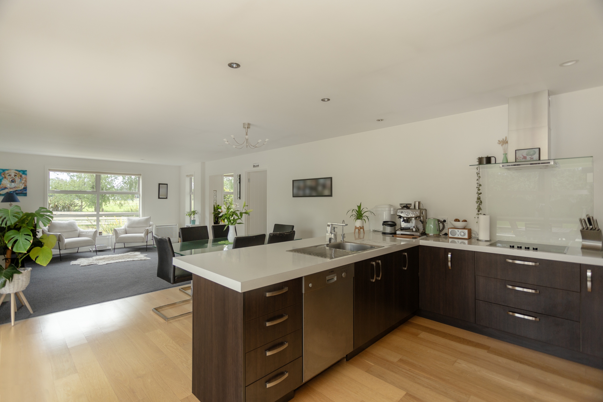 6A Essex Street, WESTON