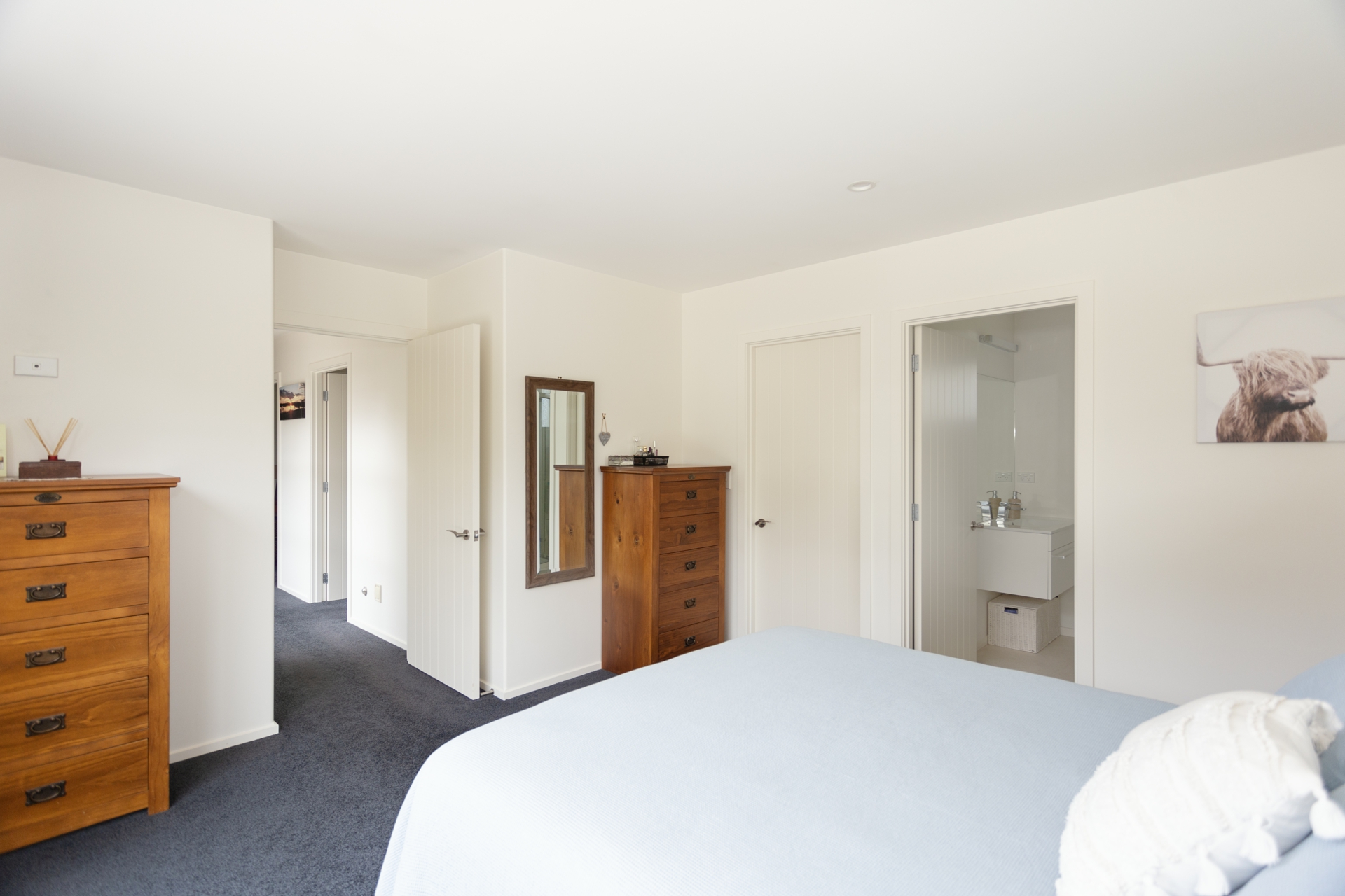 6A Essex Street, WESTON