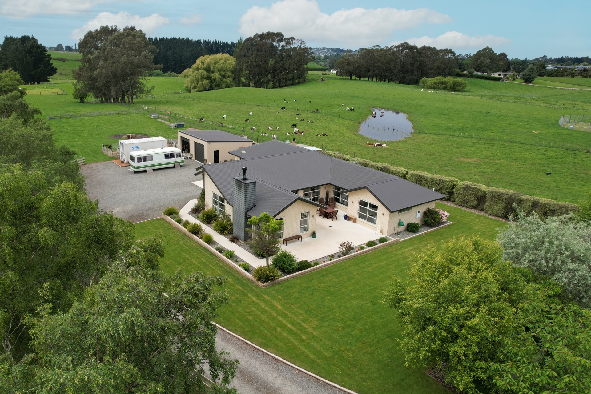 6A Essex Street, WESTON