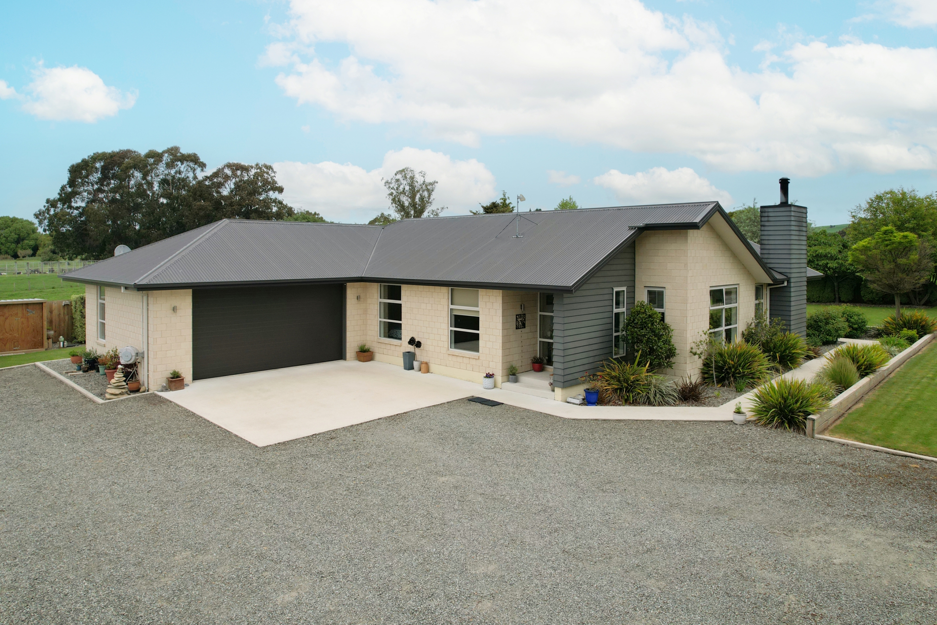 6A Essex Street, WESTON