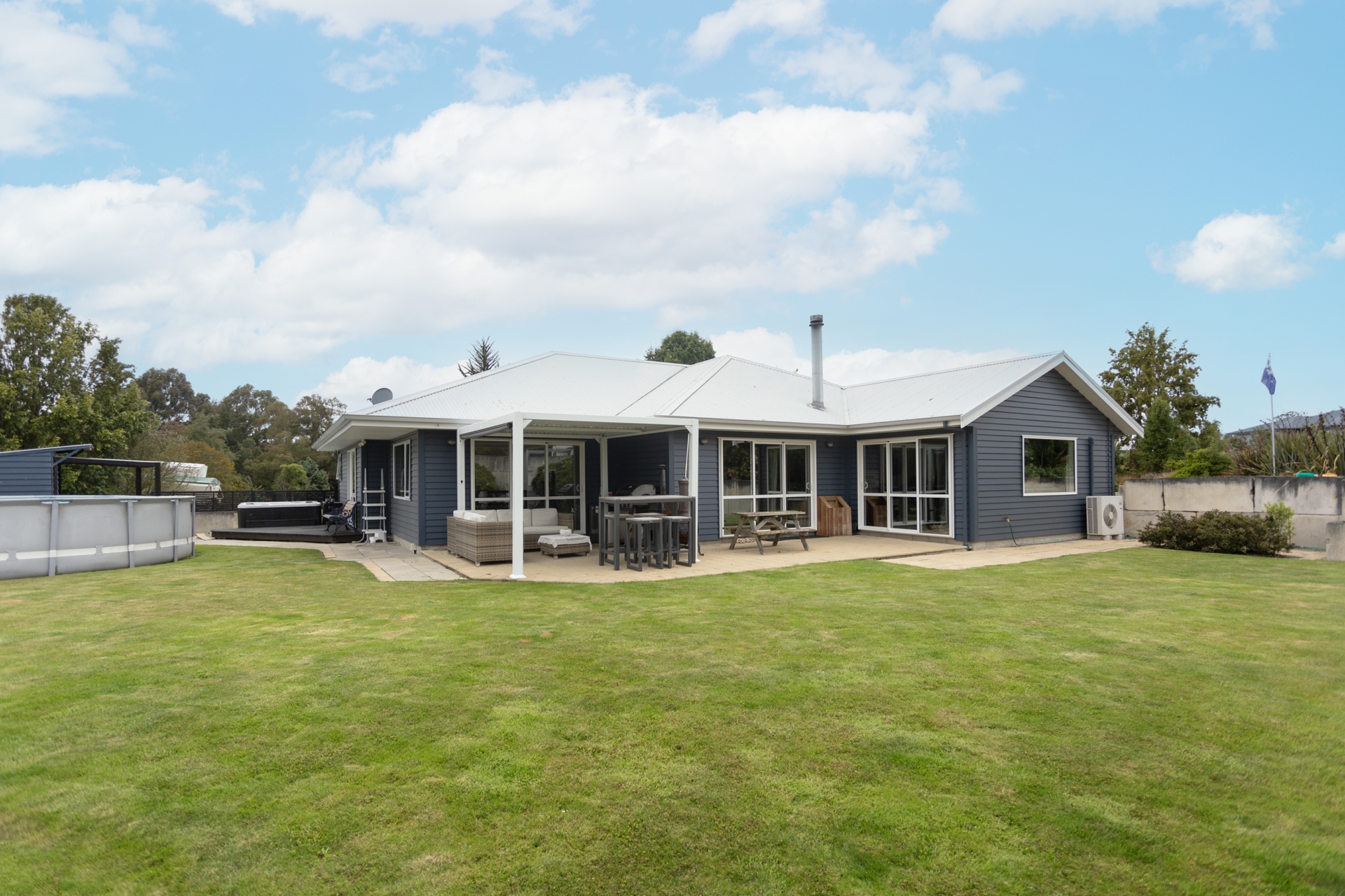 326 Homestead Road, WESTON
