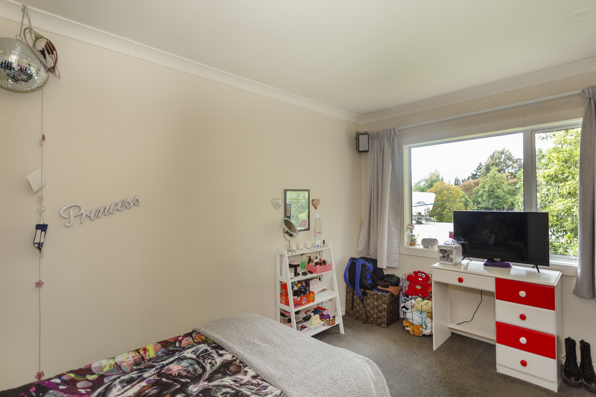 326 Homestead Road, WESTON