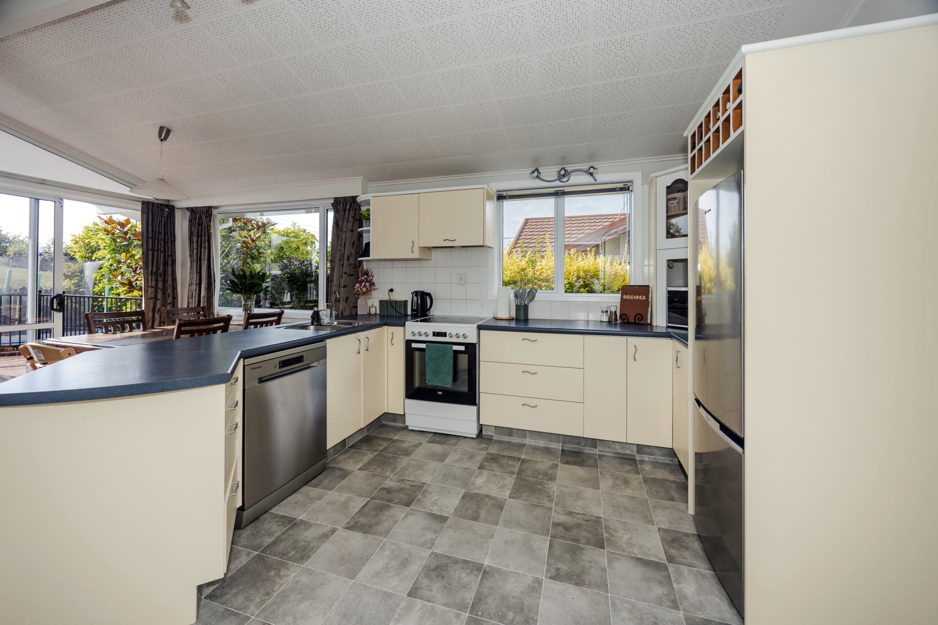 128 Perth Street, HOLMES HILL