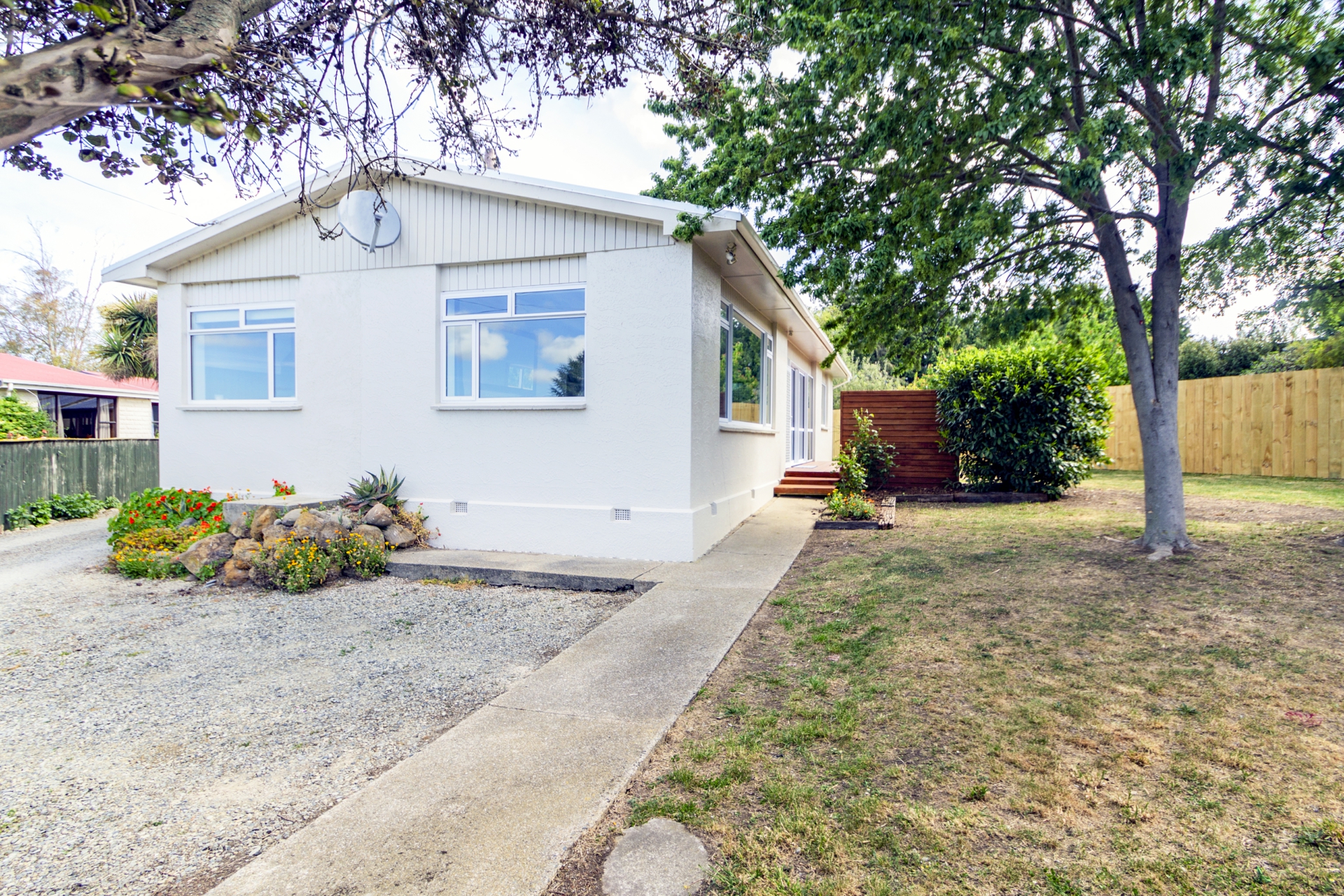 43 Main Street, WESTON