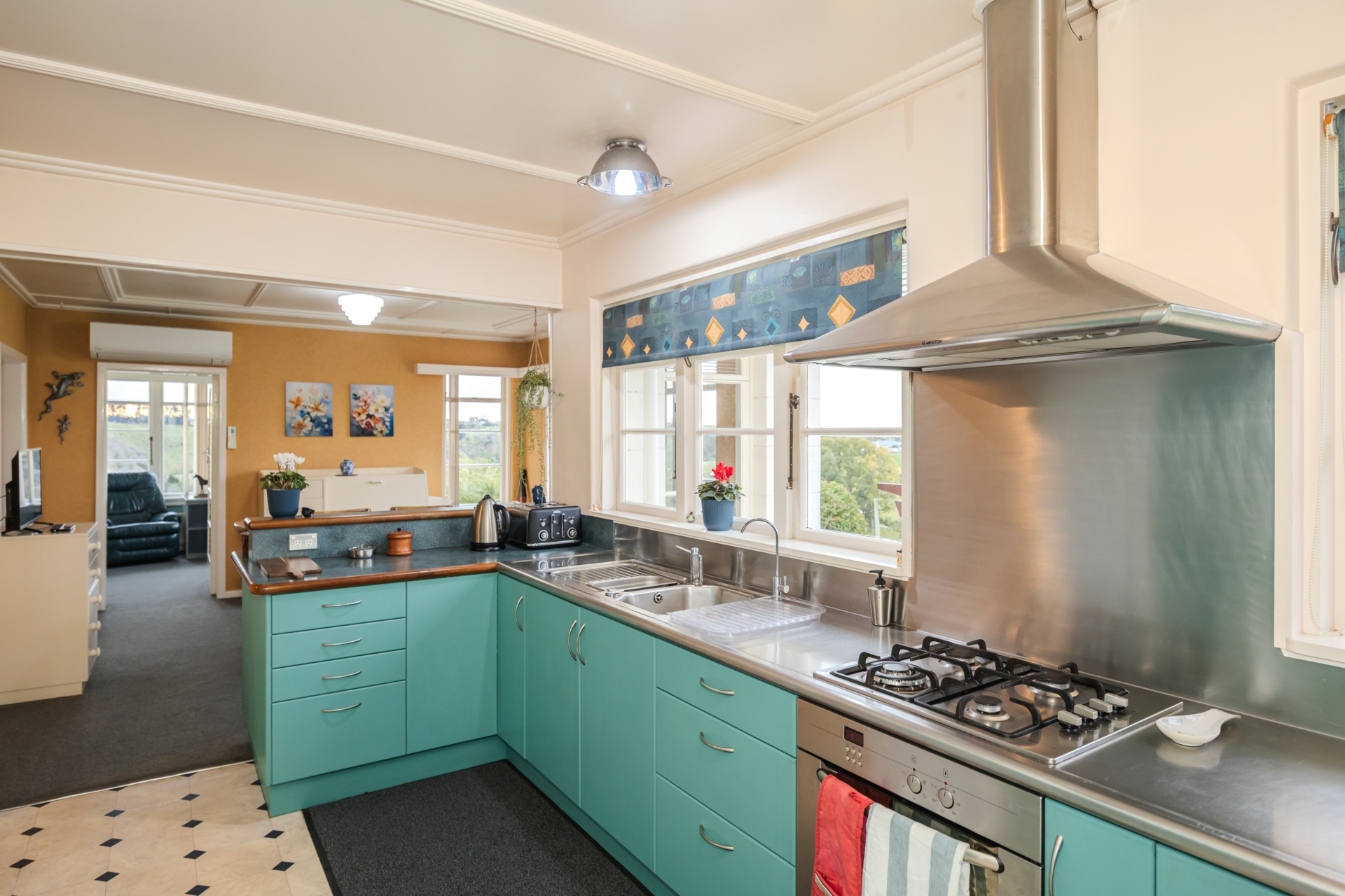 10 Solway Street, HOLMES HILL