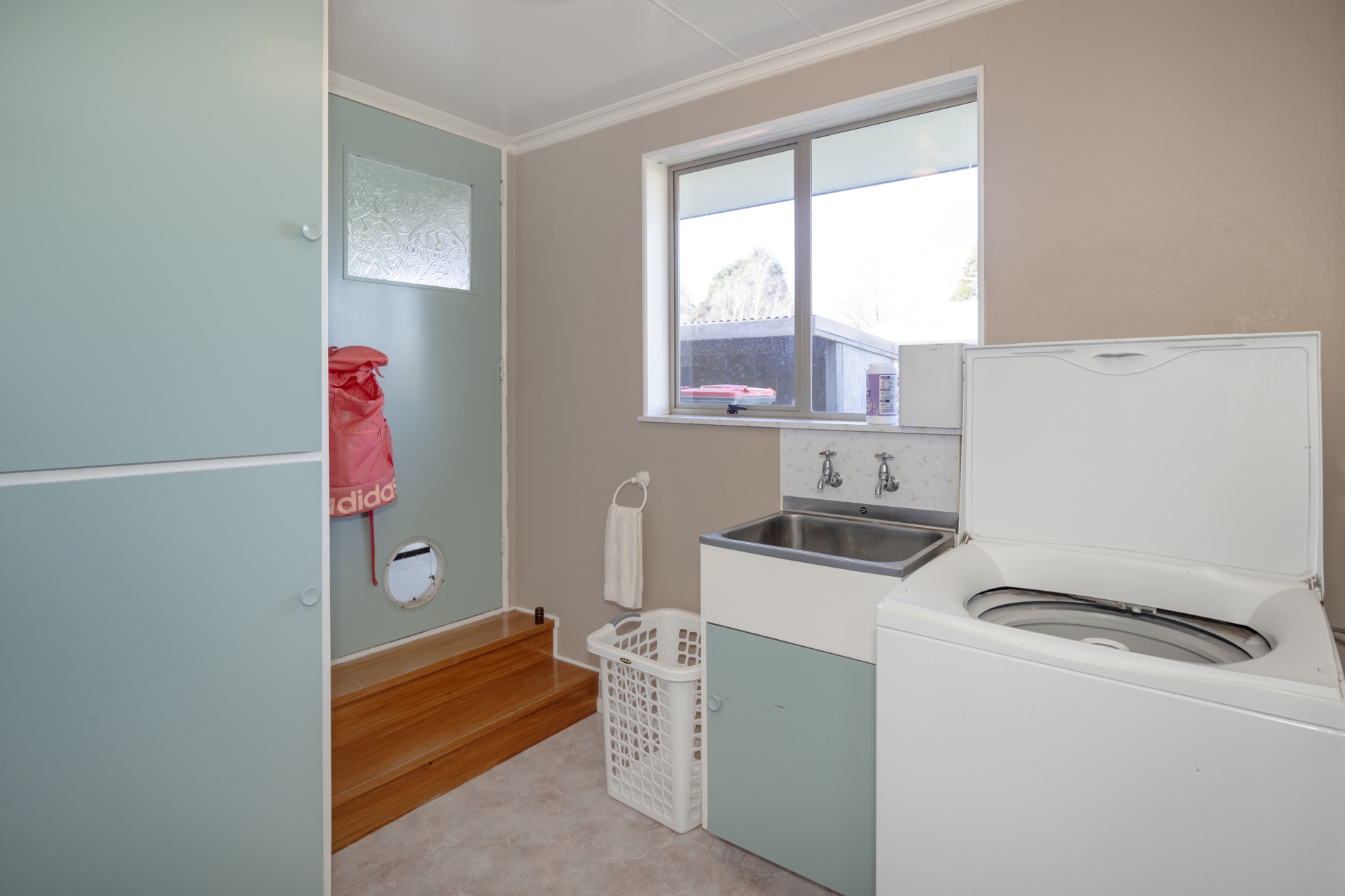 11 Charles Street, WESTON