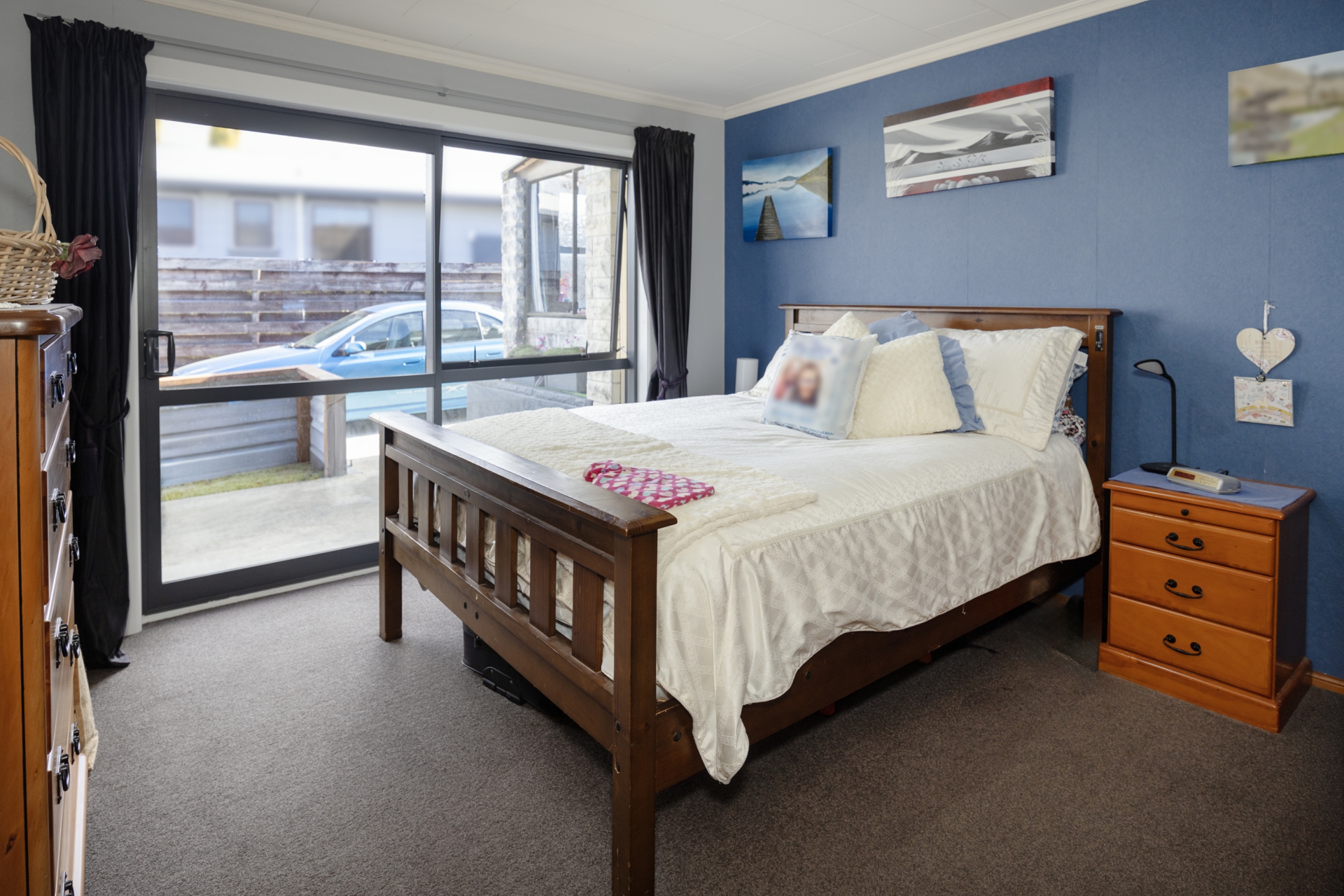 11 Charles Street, WESTON