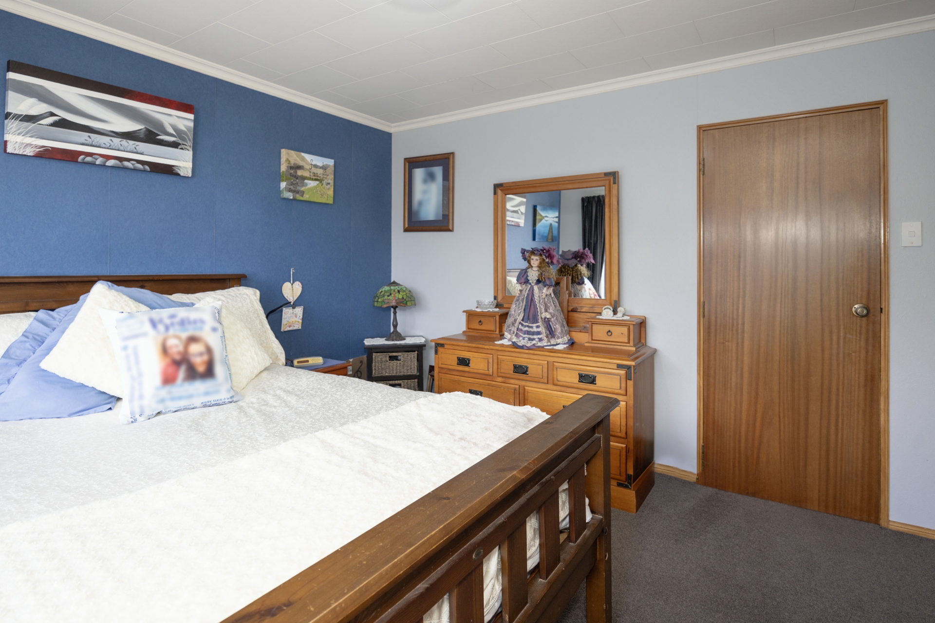 11 Charles Street, WESTON
