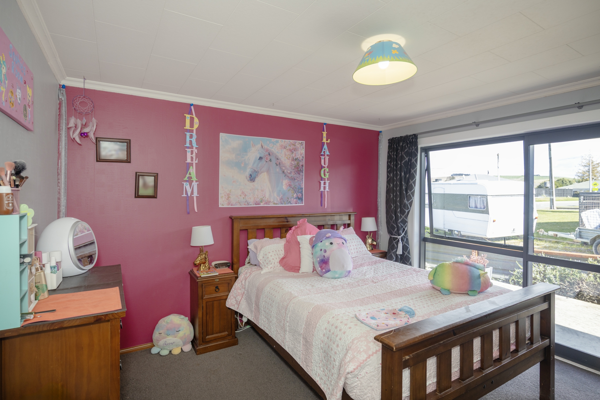 11 Charles Street, WESTON