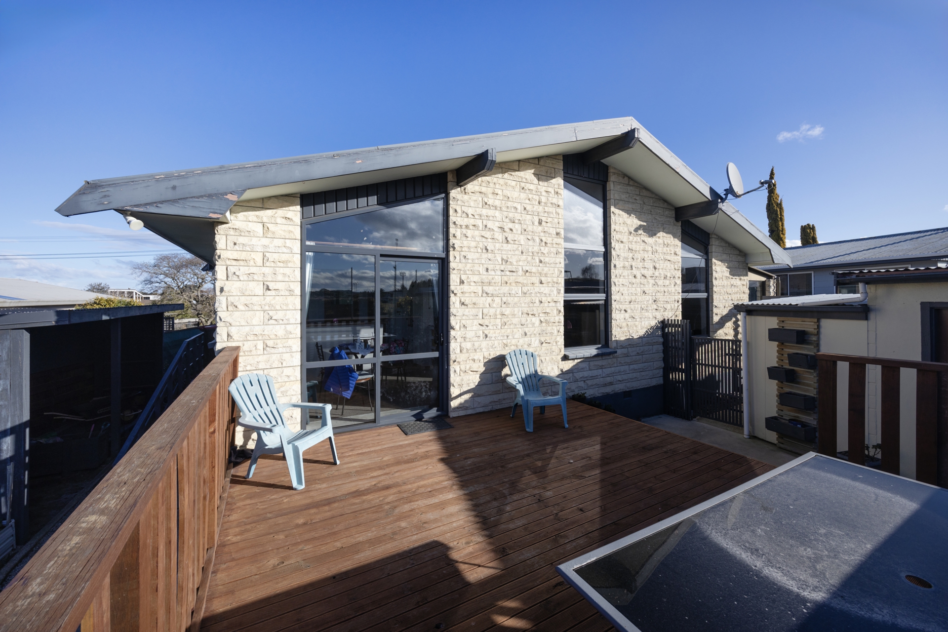 11 Charles Street, WESTON