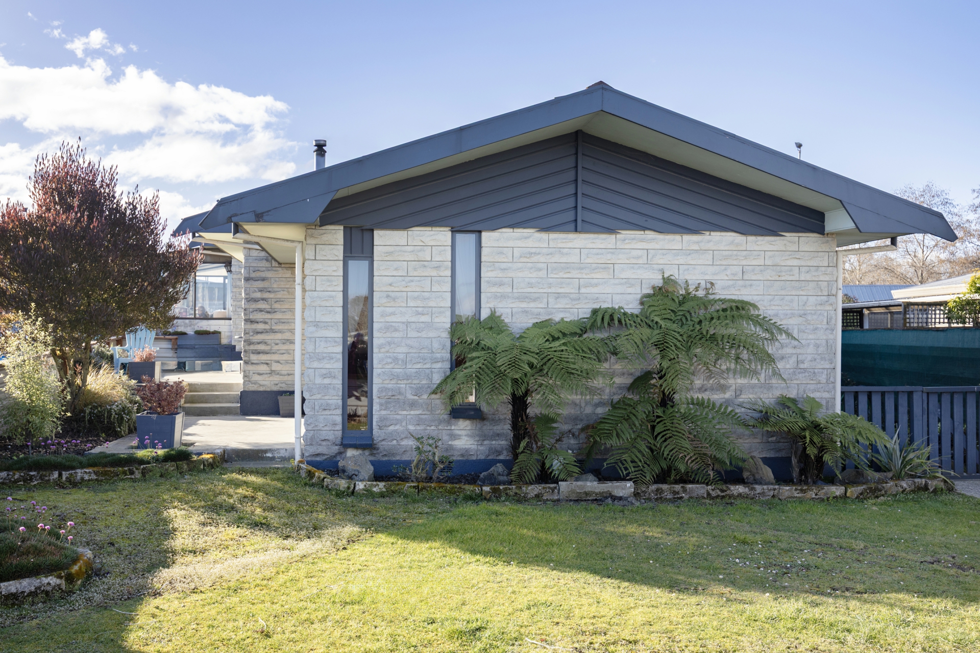 11 Charles Street, WESTON