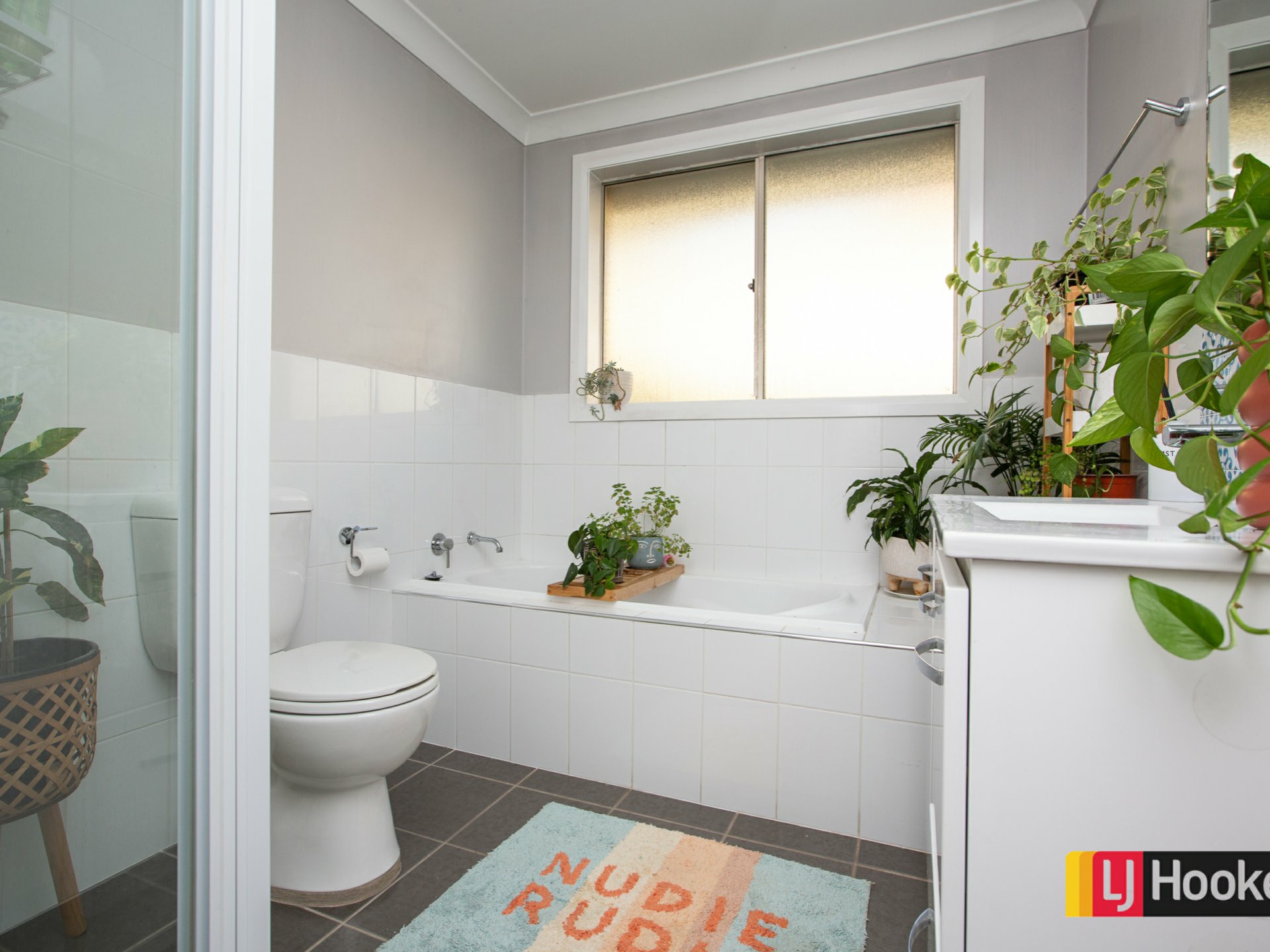 3 Grevillea Place, OXLEY VALE