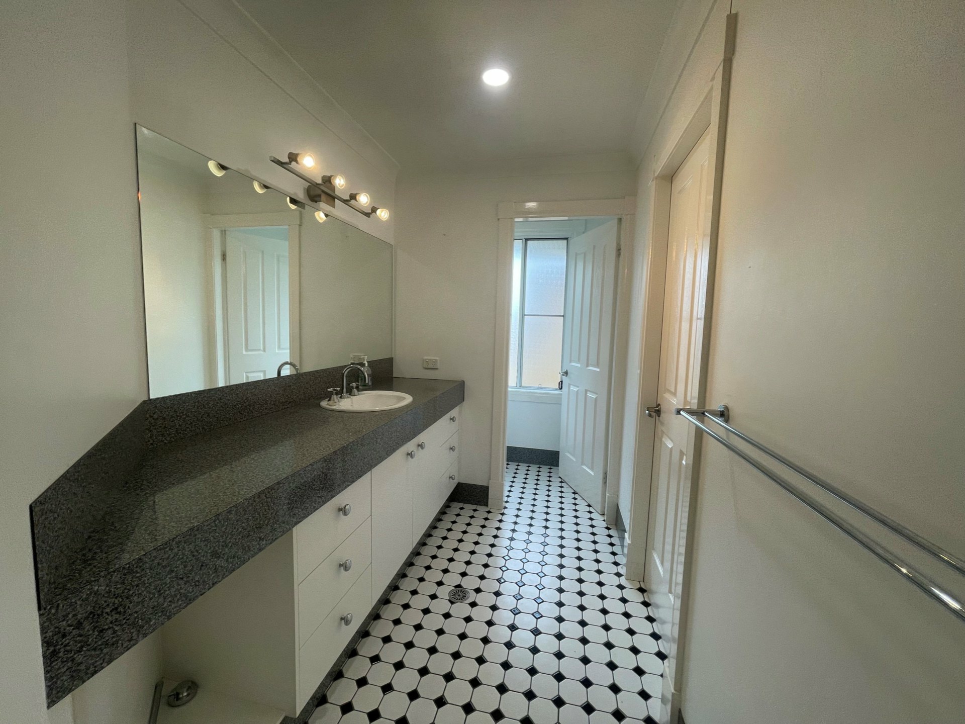 2 Matilda Place, HILLVUE