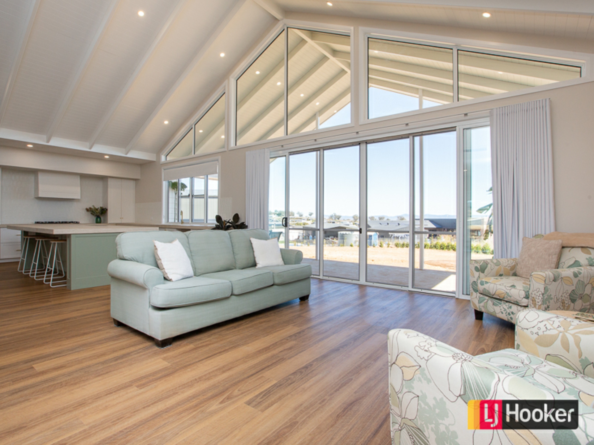 11 Potts Parade, MOORE CREEK