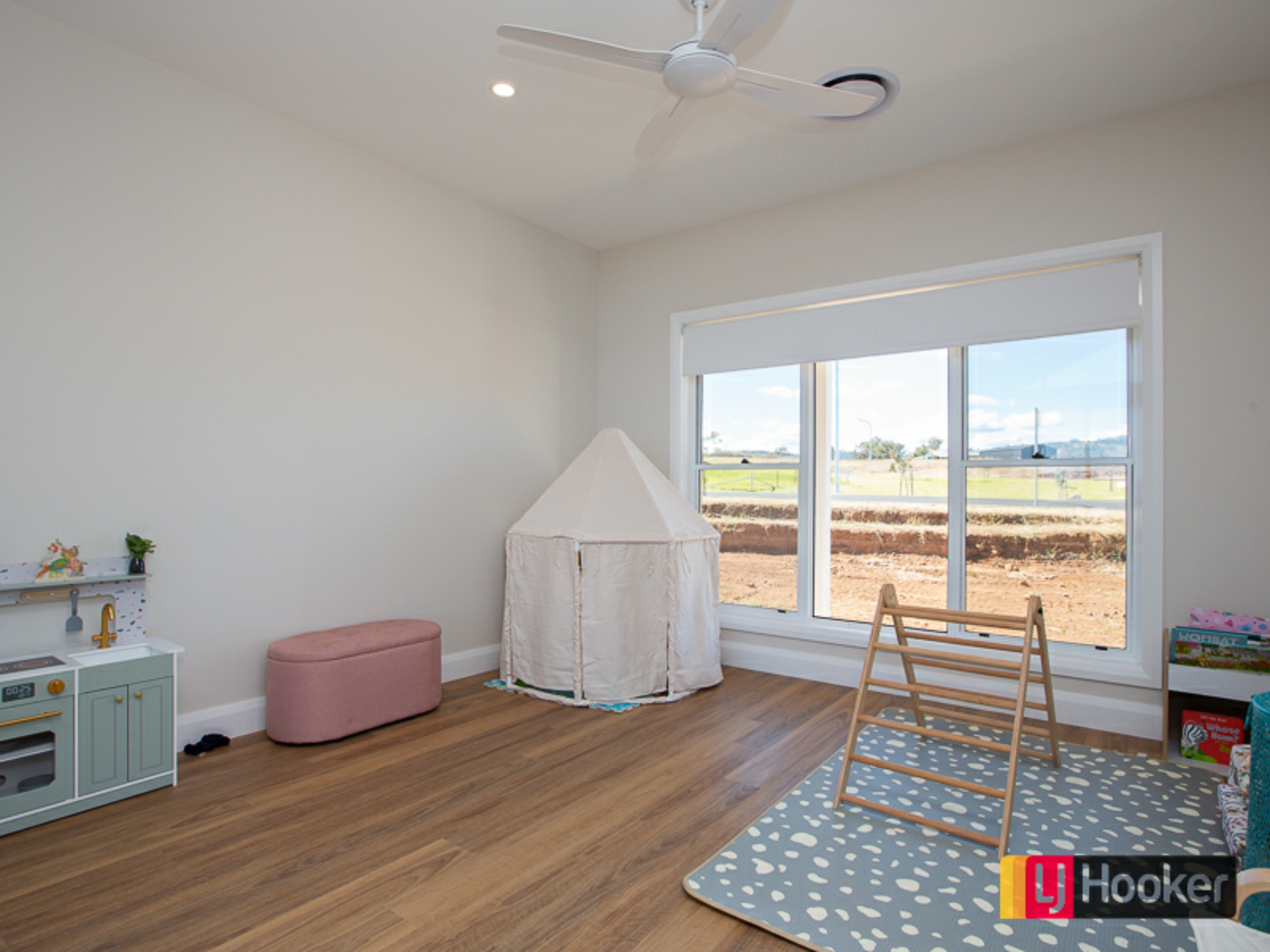 11 Potts Parade, MOORE CREEK