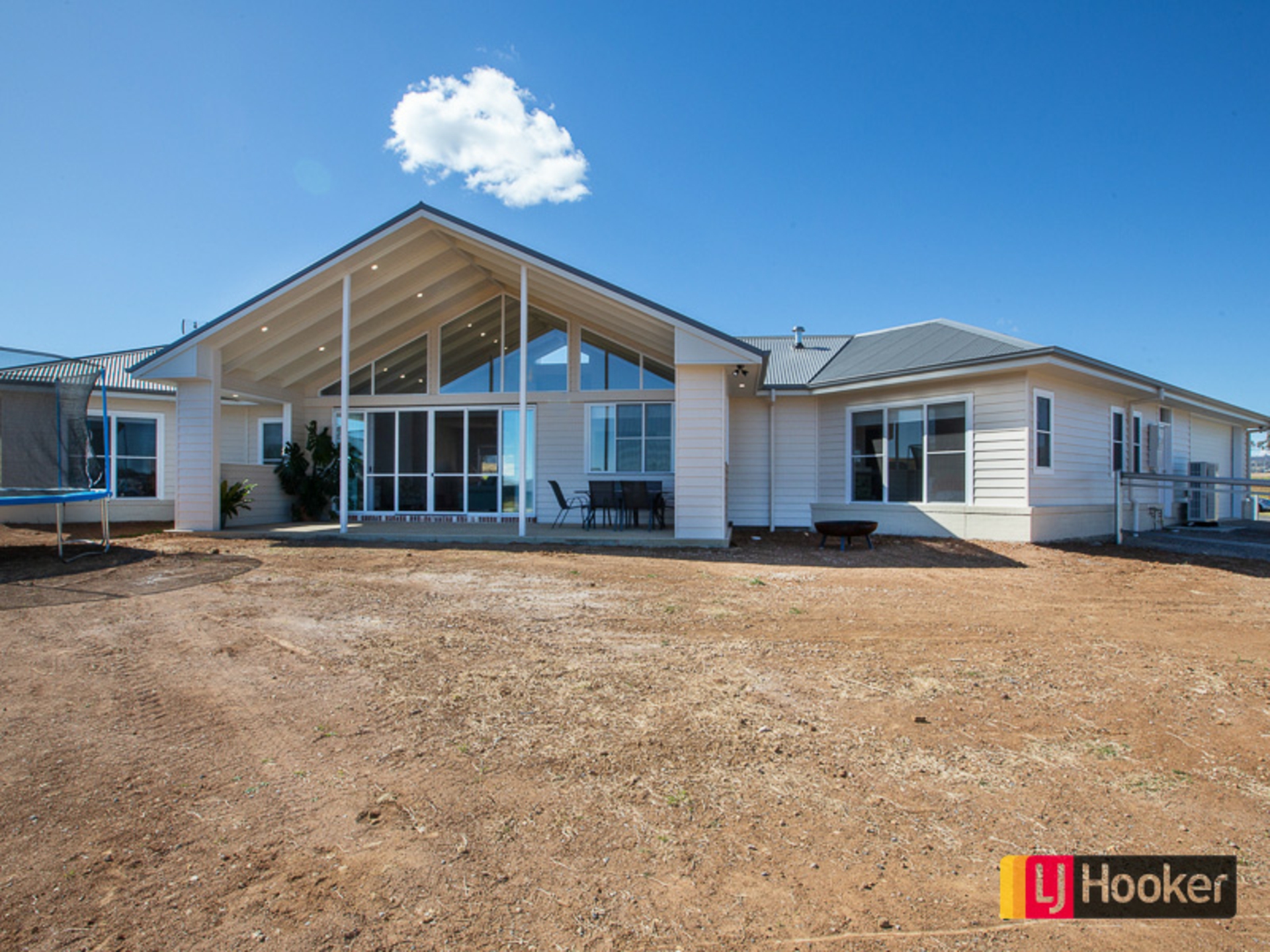11 Potts Parade, MOORE CREEK