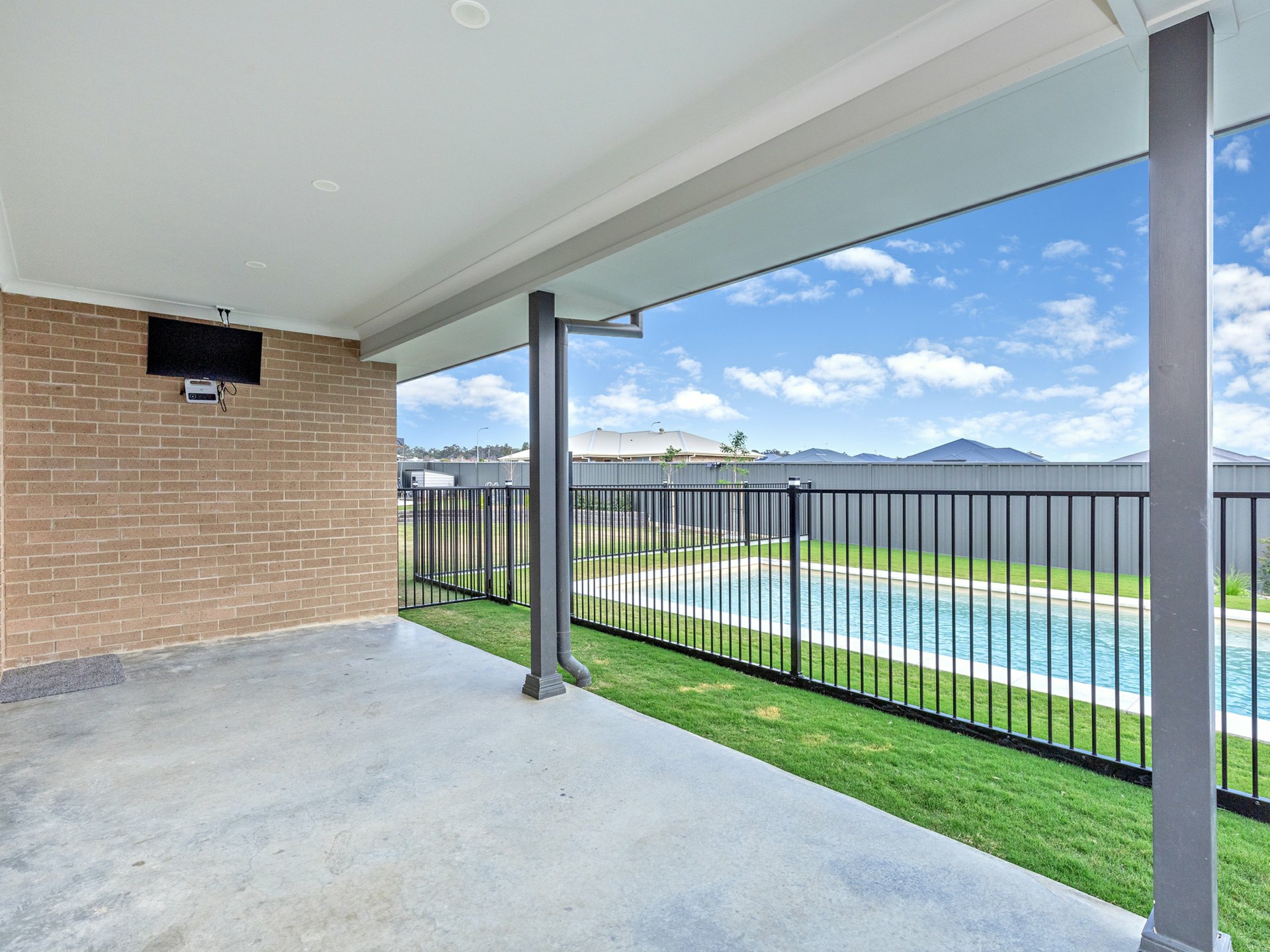 14 Angus Place, CALALA