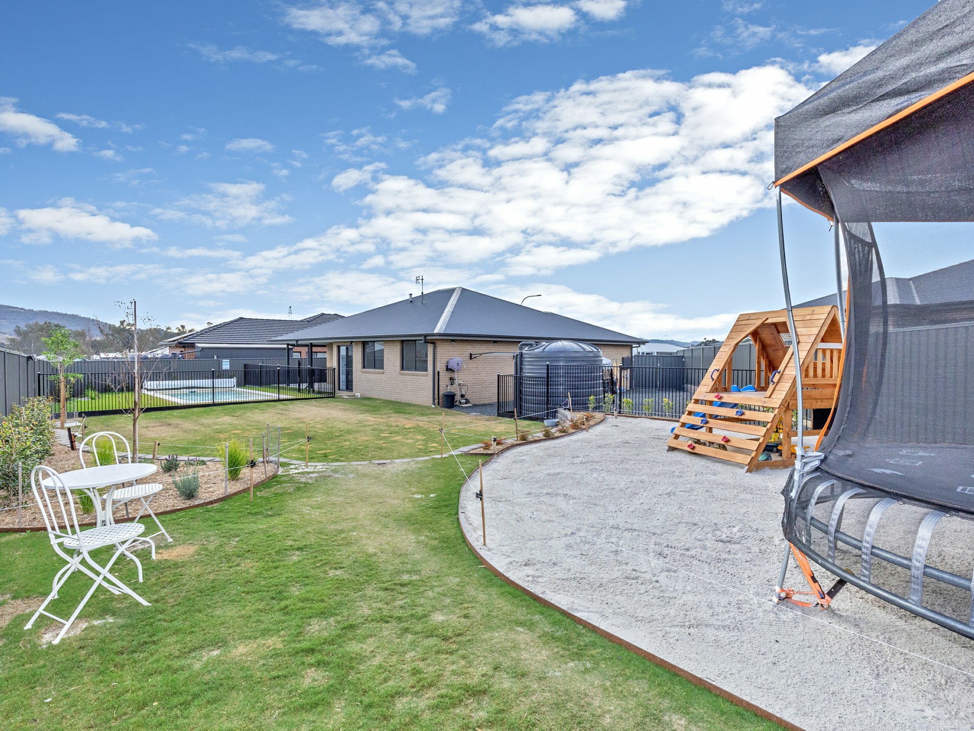 14 Angus Place, CALALA