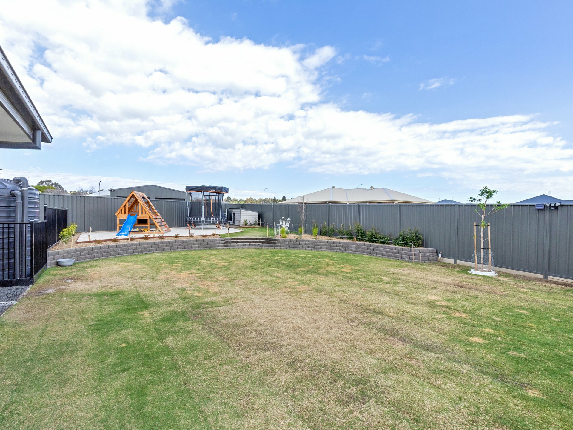 14 Angus Place, CALALA