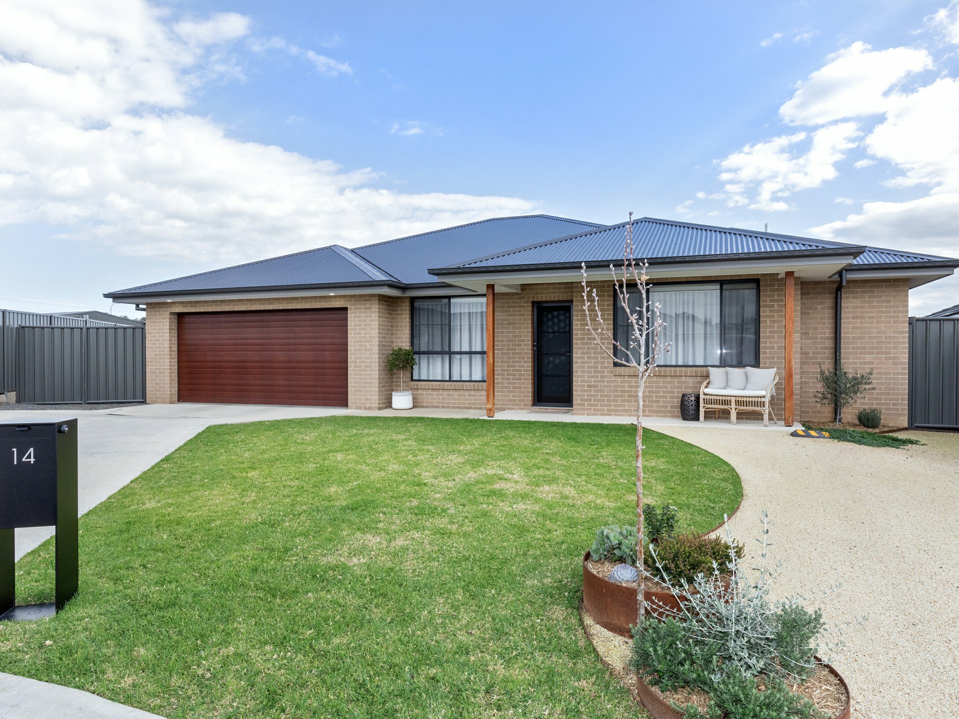 14 Angus Place, CALALA