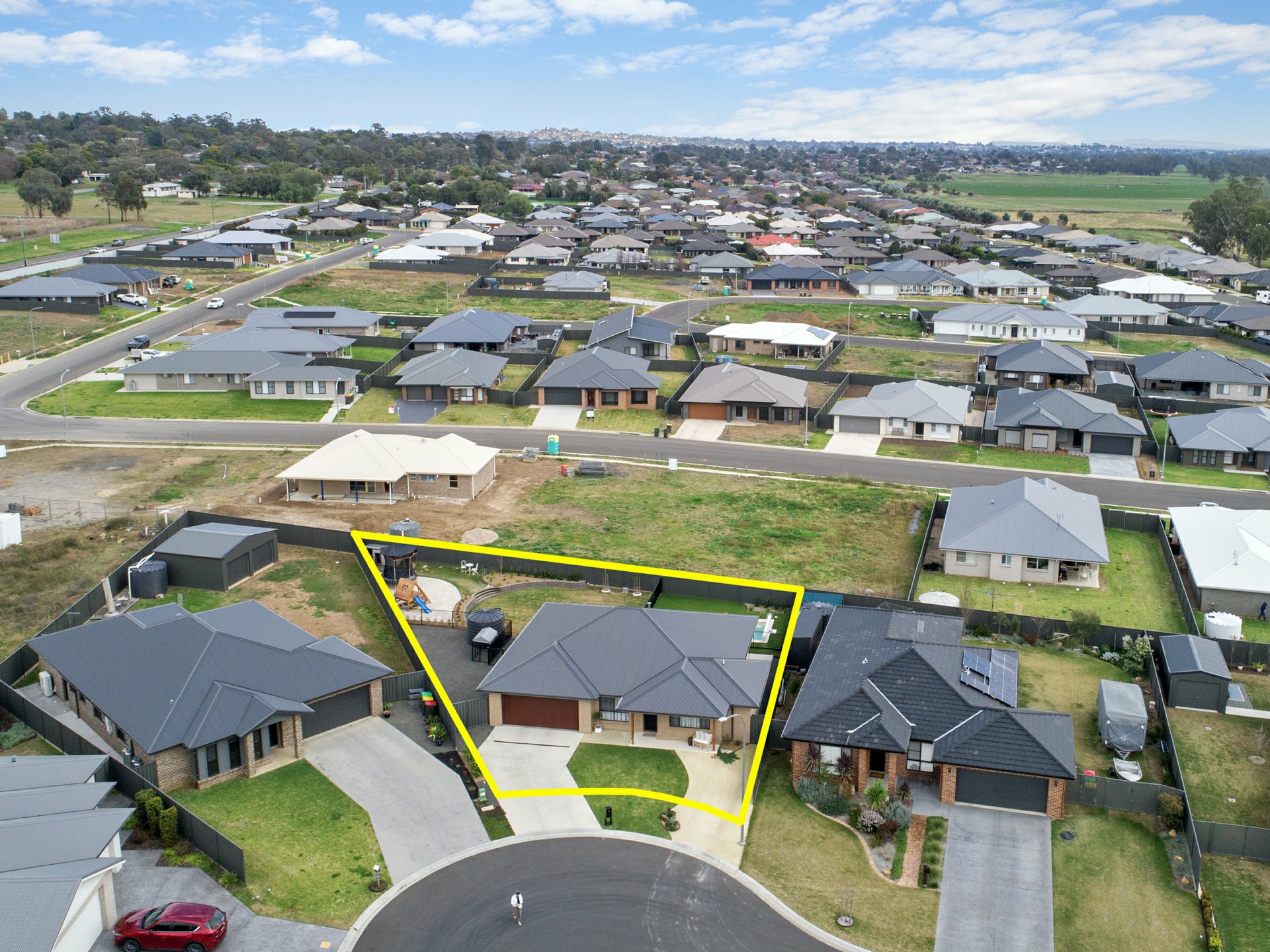 14 Angus Place, CALALA