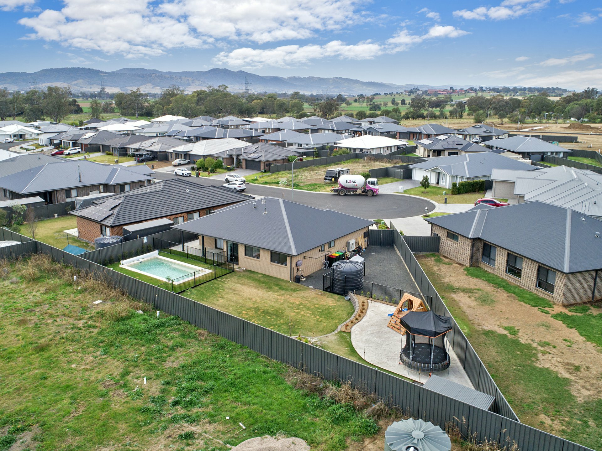 14 Angus Place, CALALA