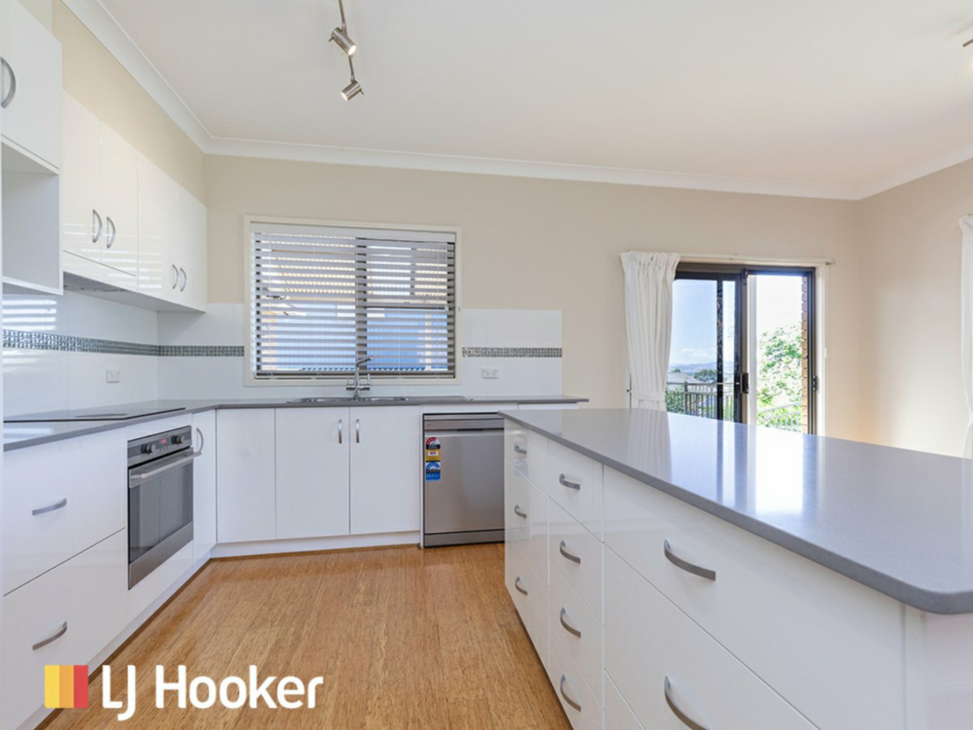 14 Caloola Street — photo 2 of 21