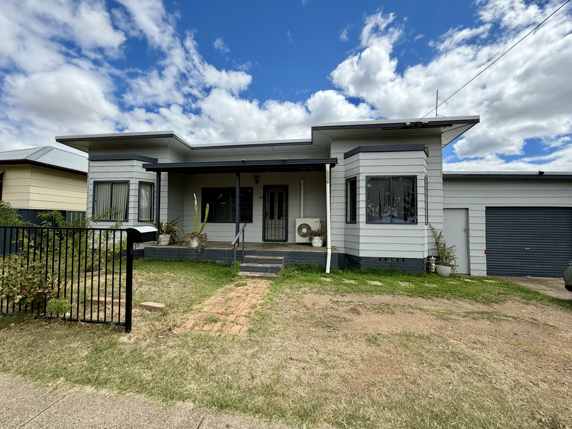32 Robert Street — photo 3 of 10