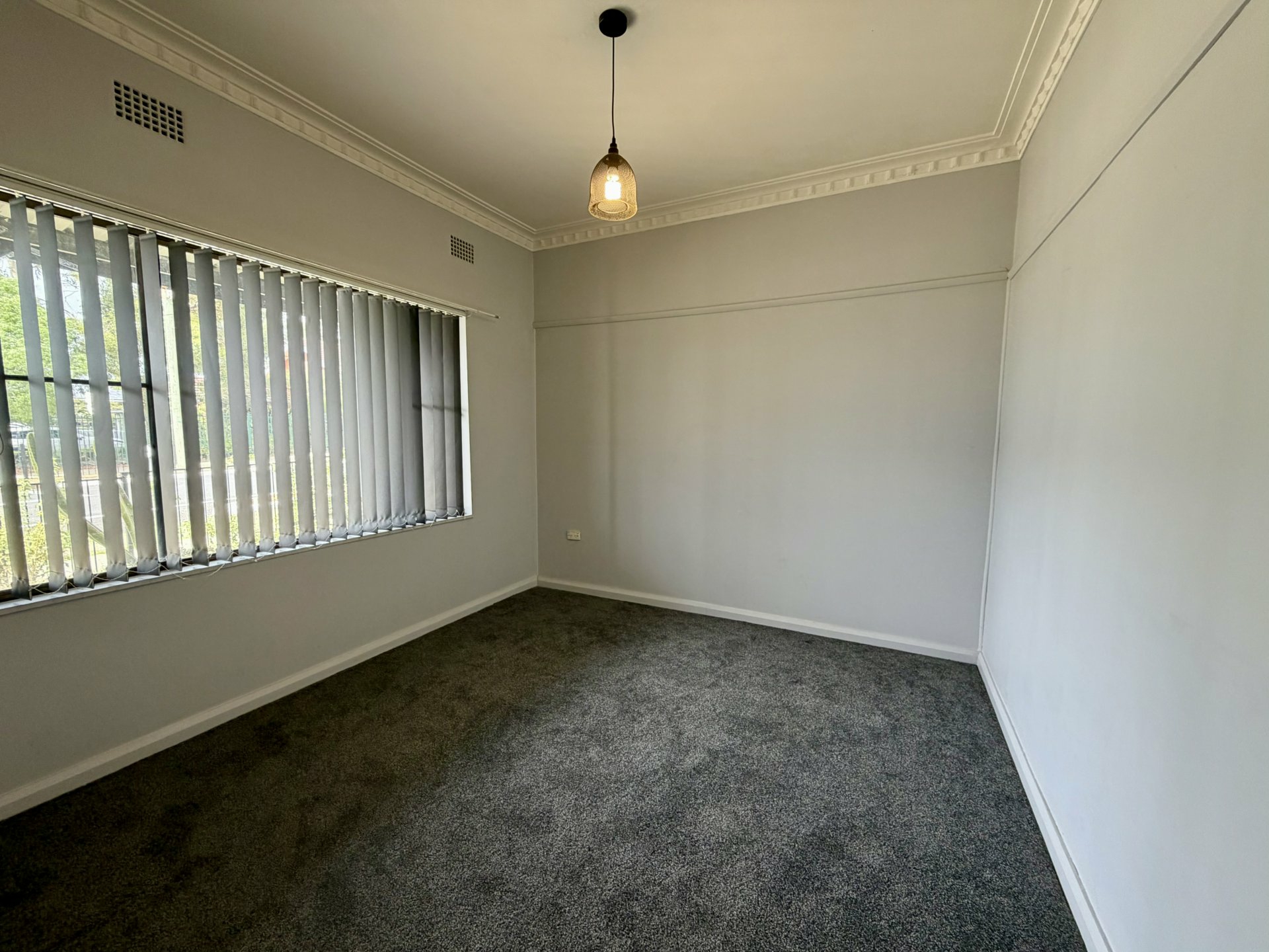 32 Robert Street — photo 5 of 10