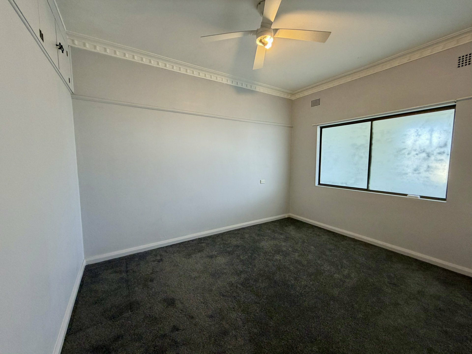 32 Robert Street — photo 6 of 10