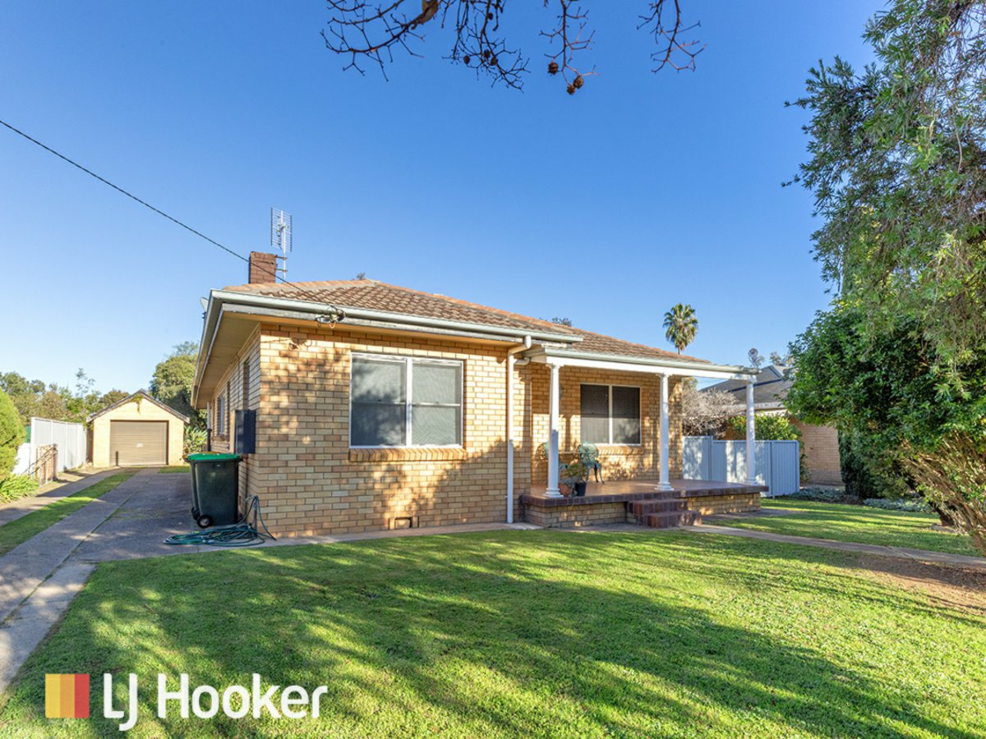 3 Sale Street — photo from LJ Hooker Tamworth