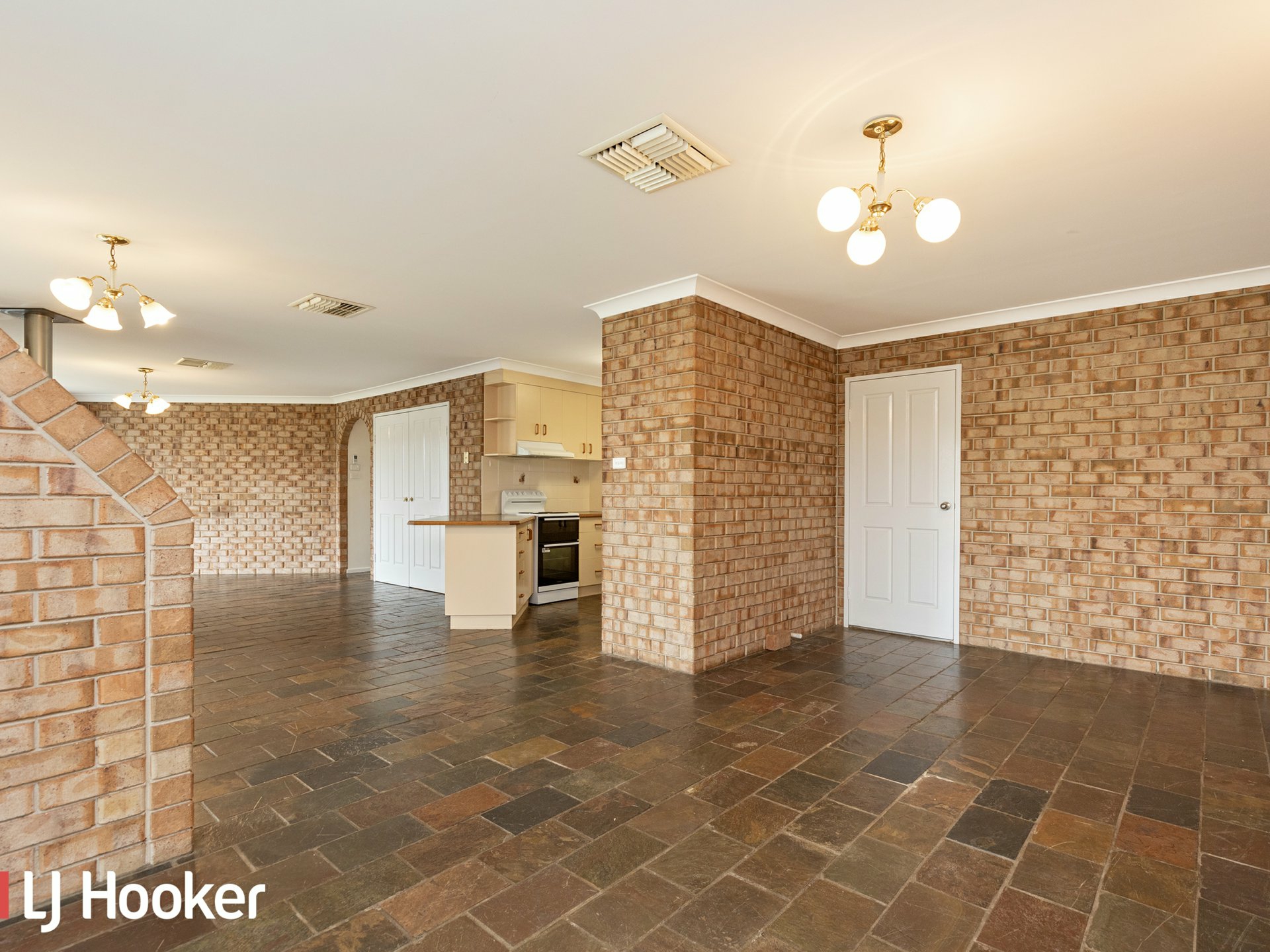 43 Allawah Street — photo 3 of 17