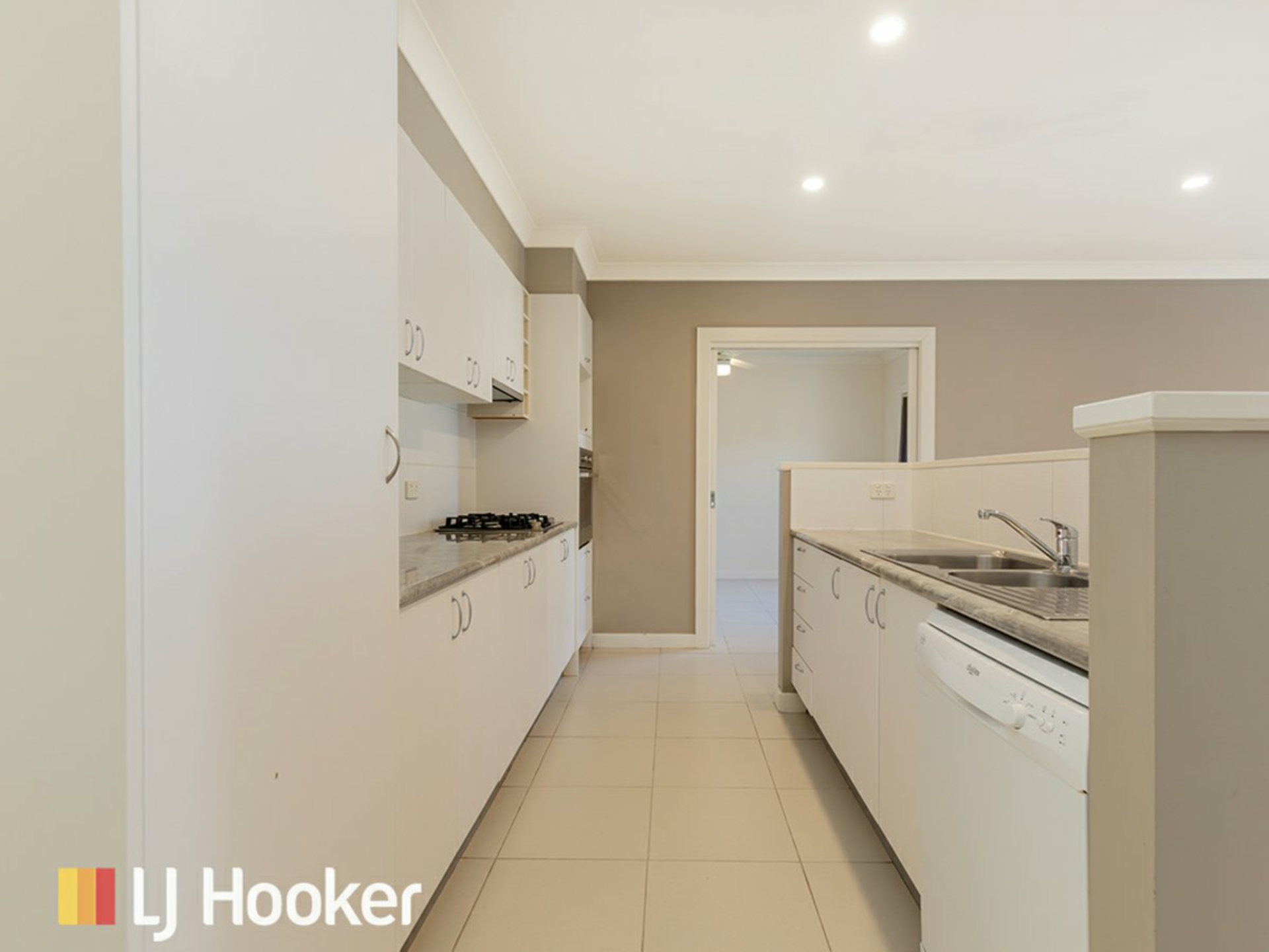 14 Mountain Gum Road — photo 2 of 16