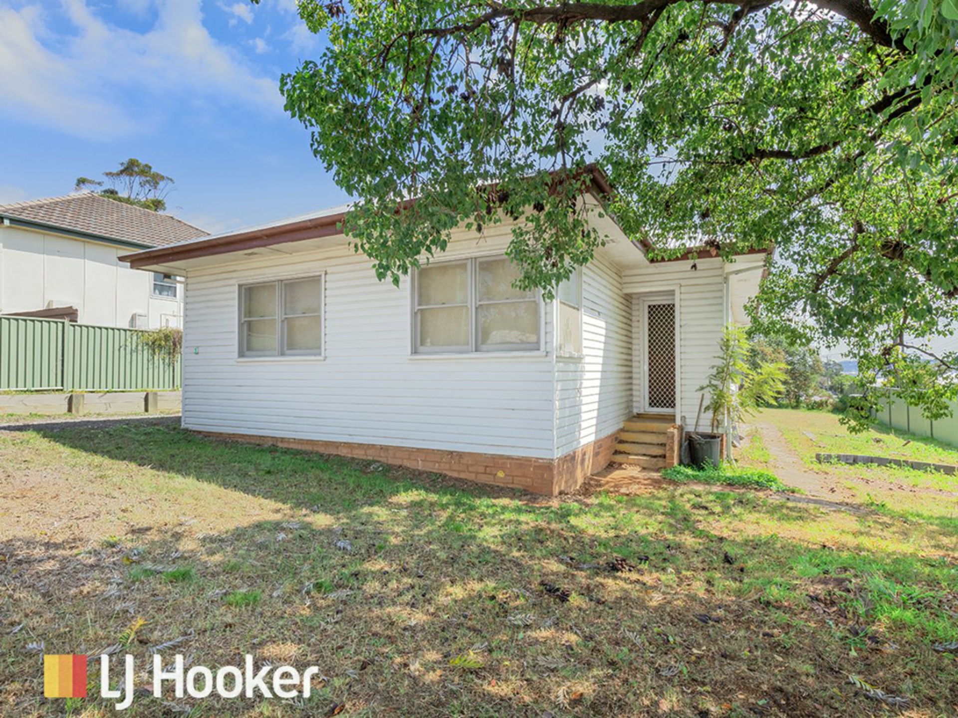 1 Hume Street — photo from LJ Hooker Tamworth