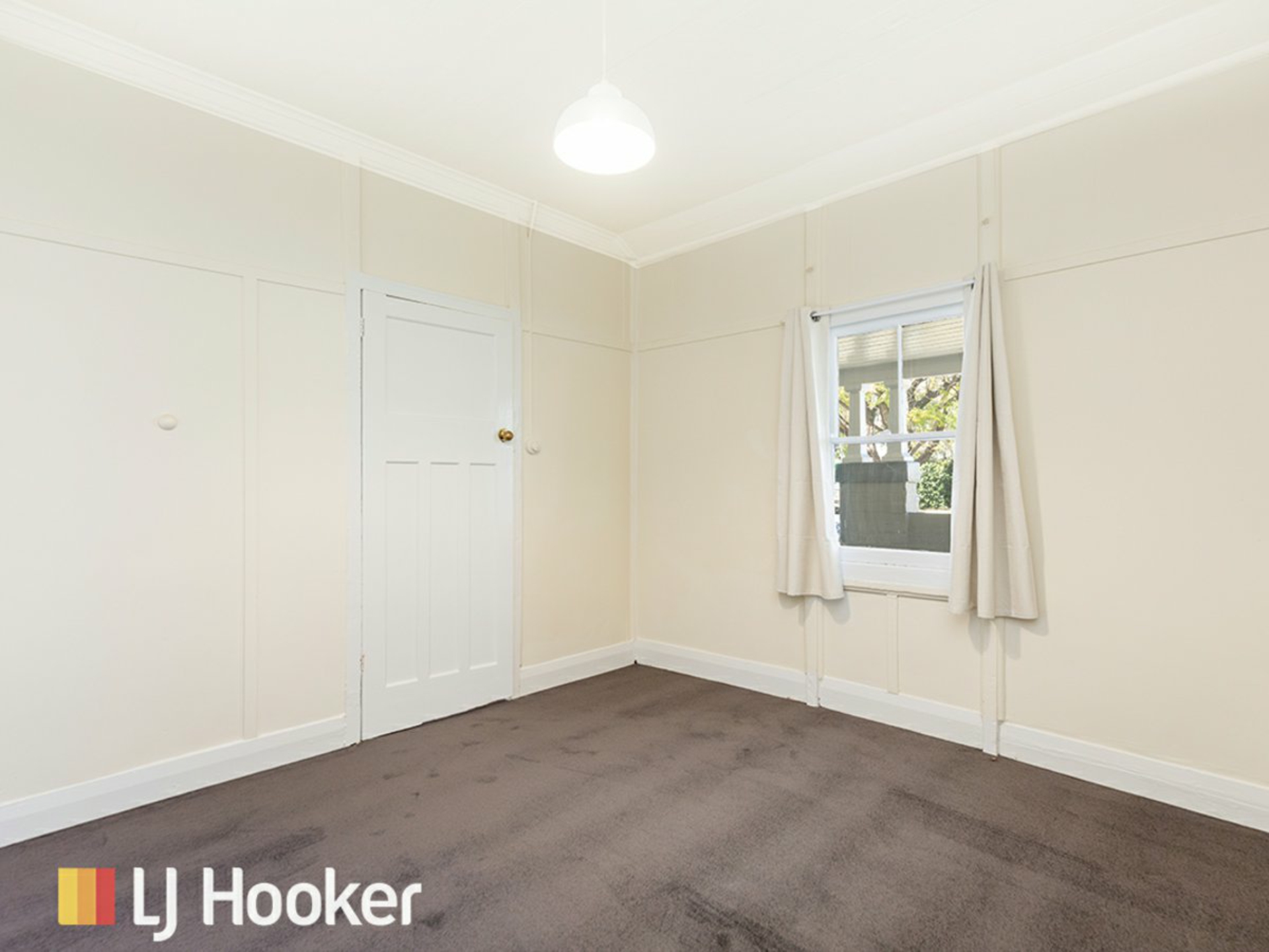 51 Crown Street — photo 4 of 17