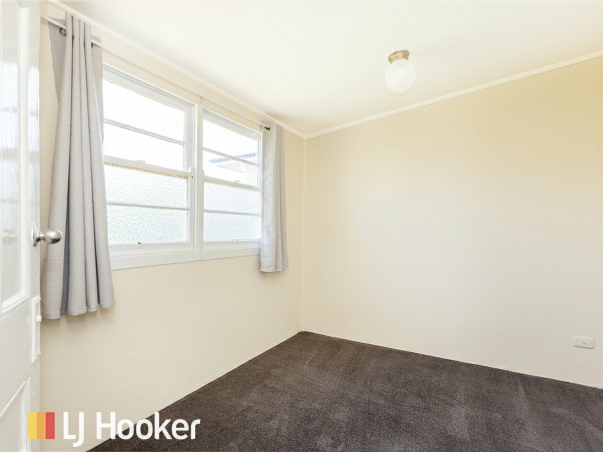 51 Crown Street — photo 7 of 17