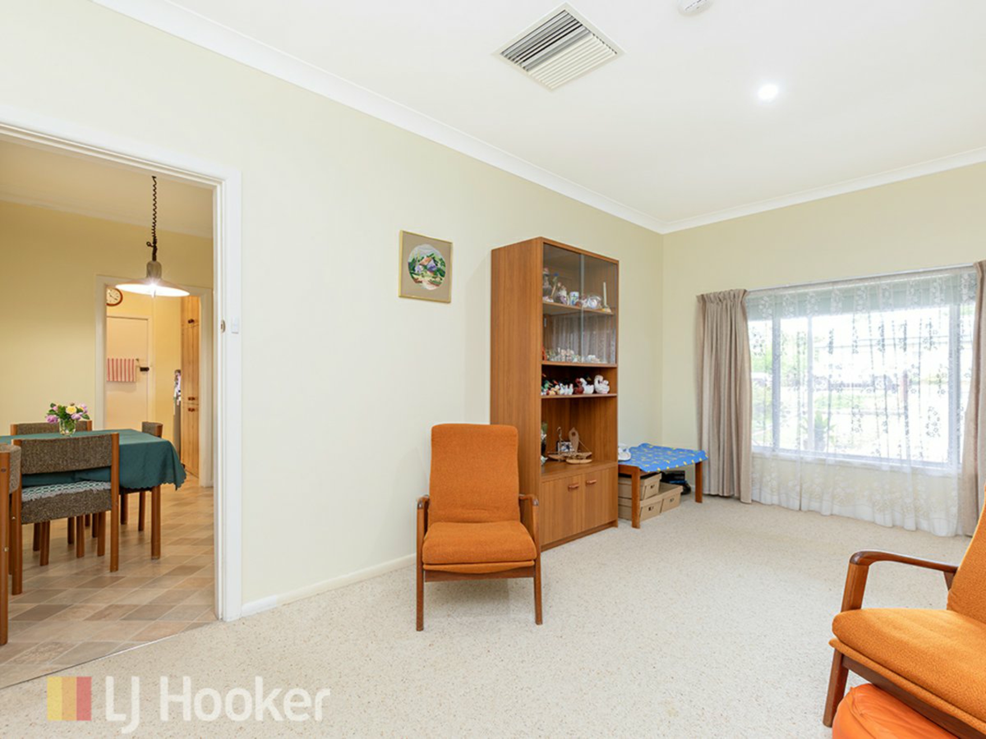 13 Oak Street — photo 3 of 13