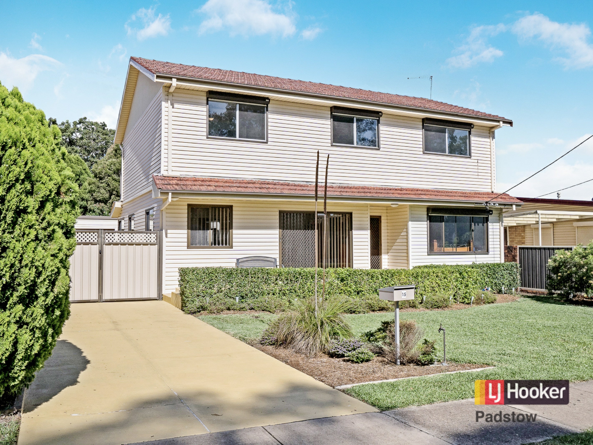 15 Lucas Road, East Hills