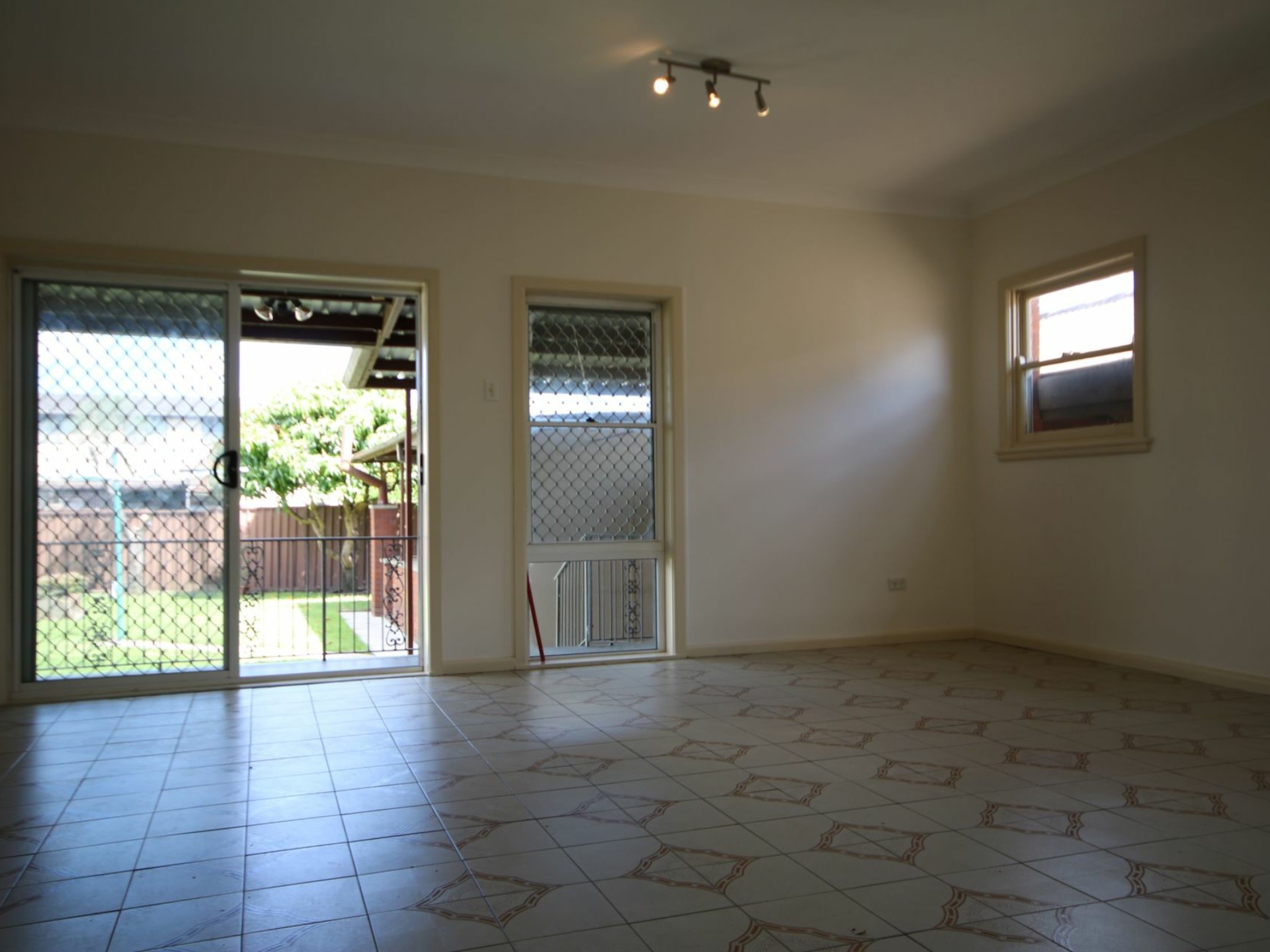 36 Albury Street, YAGOONA