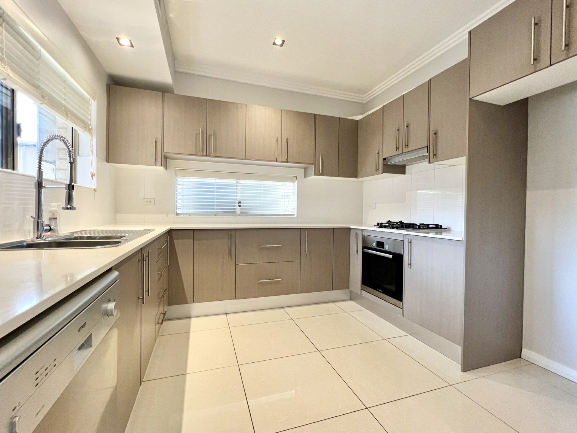 51 Tompson Road, PANANIA