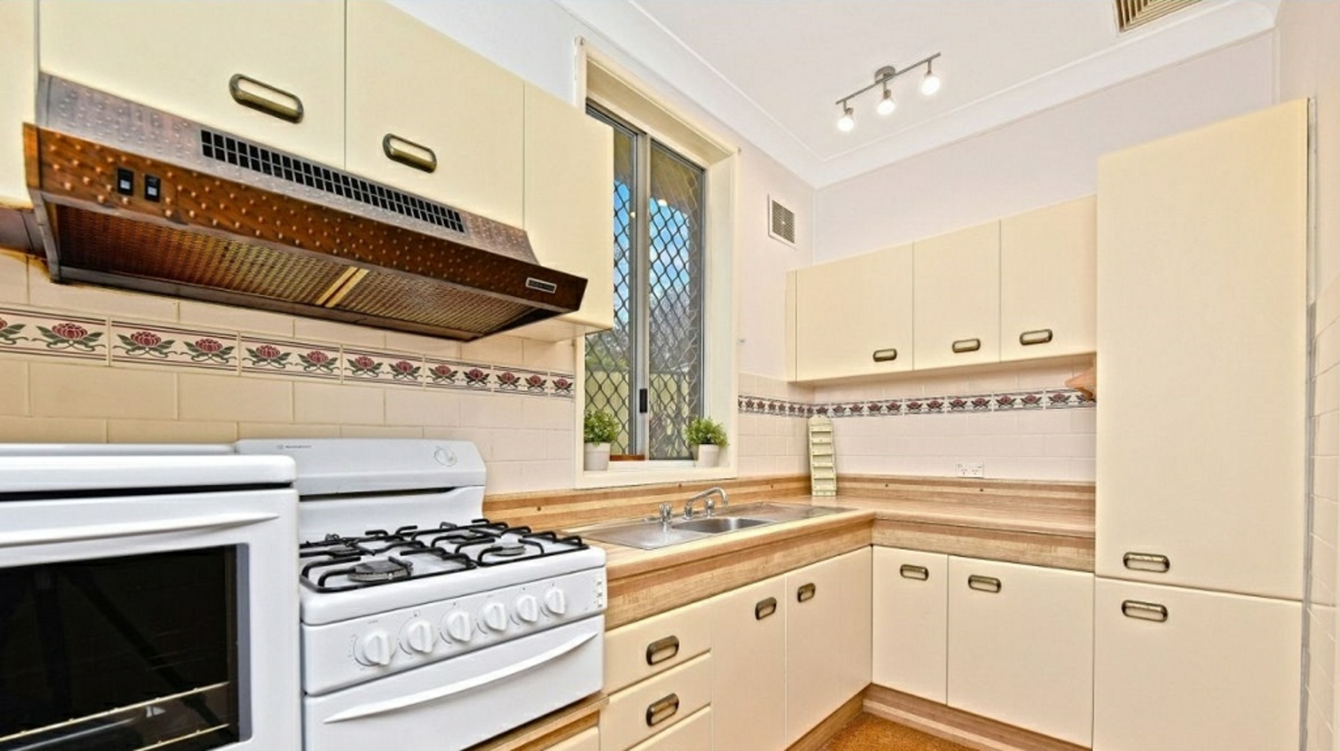 3 Basil Street, RIVERWOOD